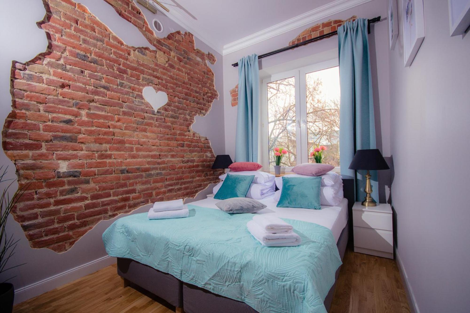 BEST URBAN APARTMENTS parking free view 5