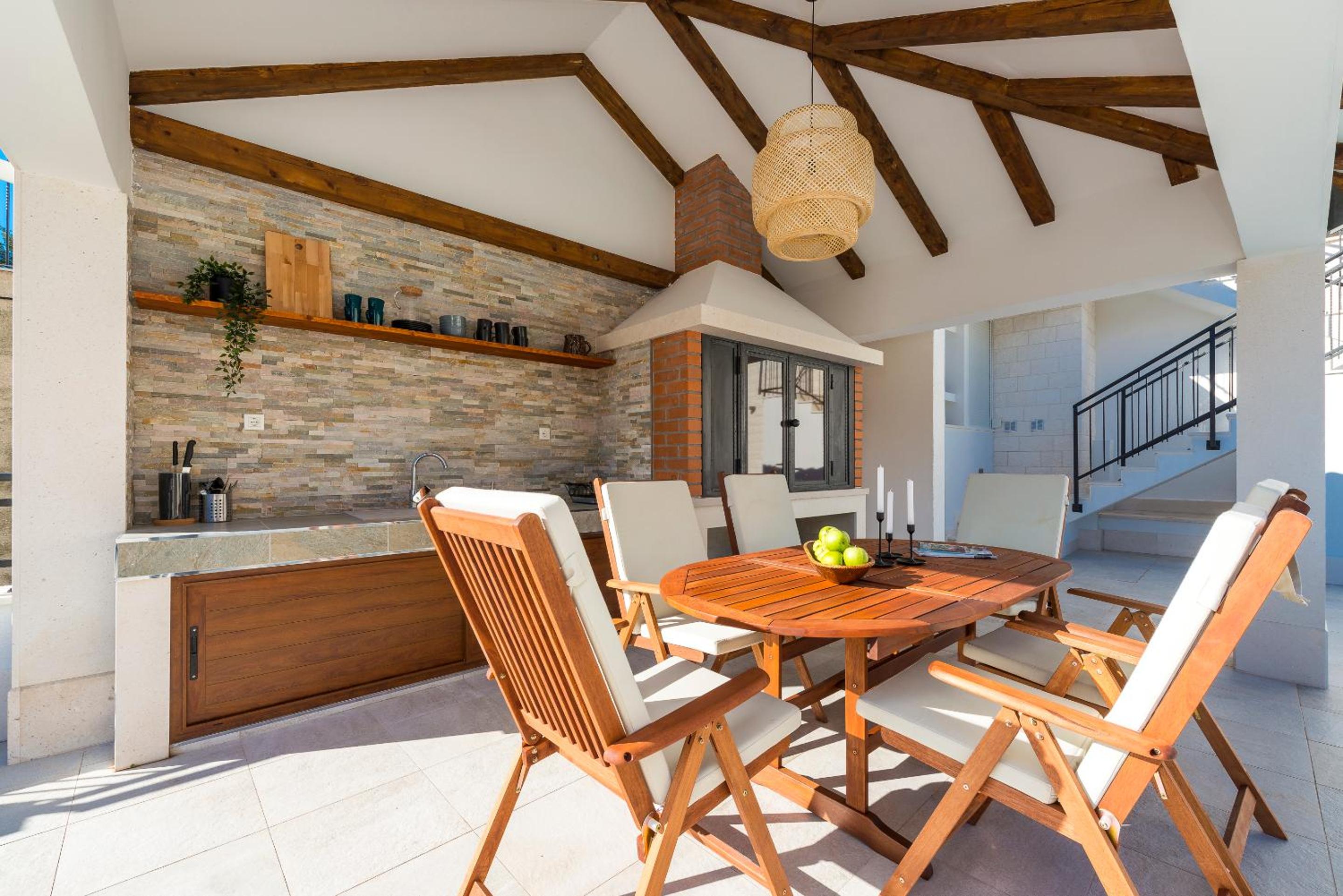 Villa Nila - Private Pool and Sea View