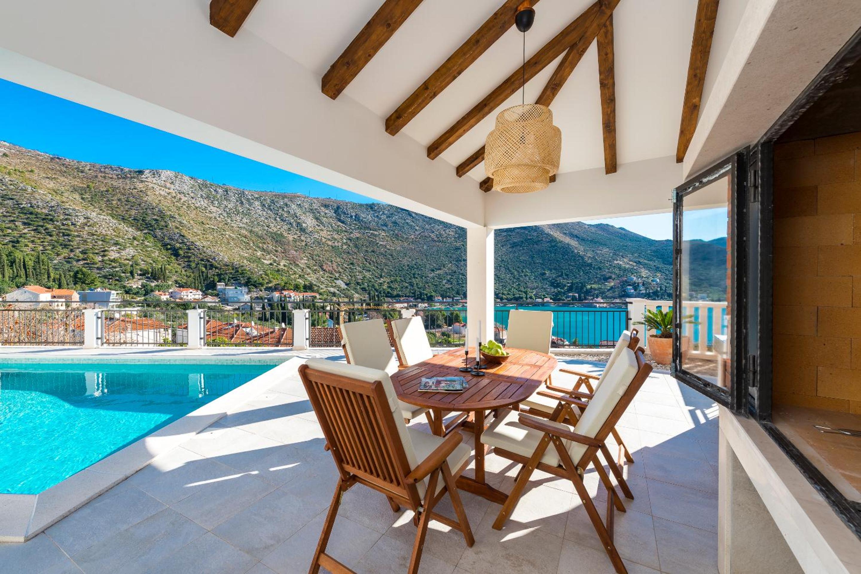 Villa Nila - Private Pool and Sea View