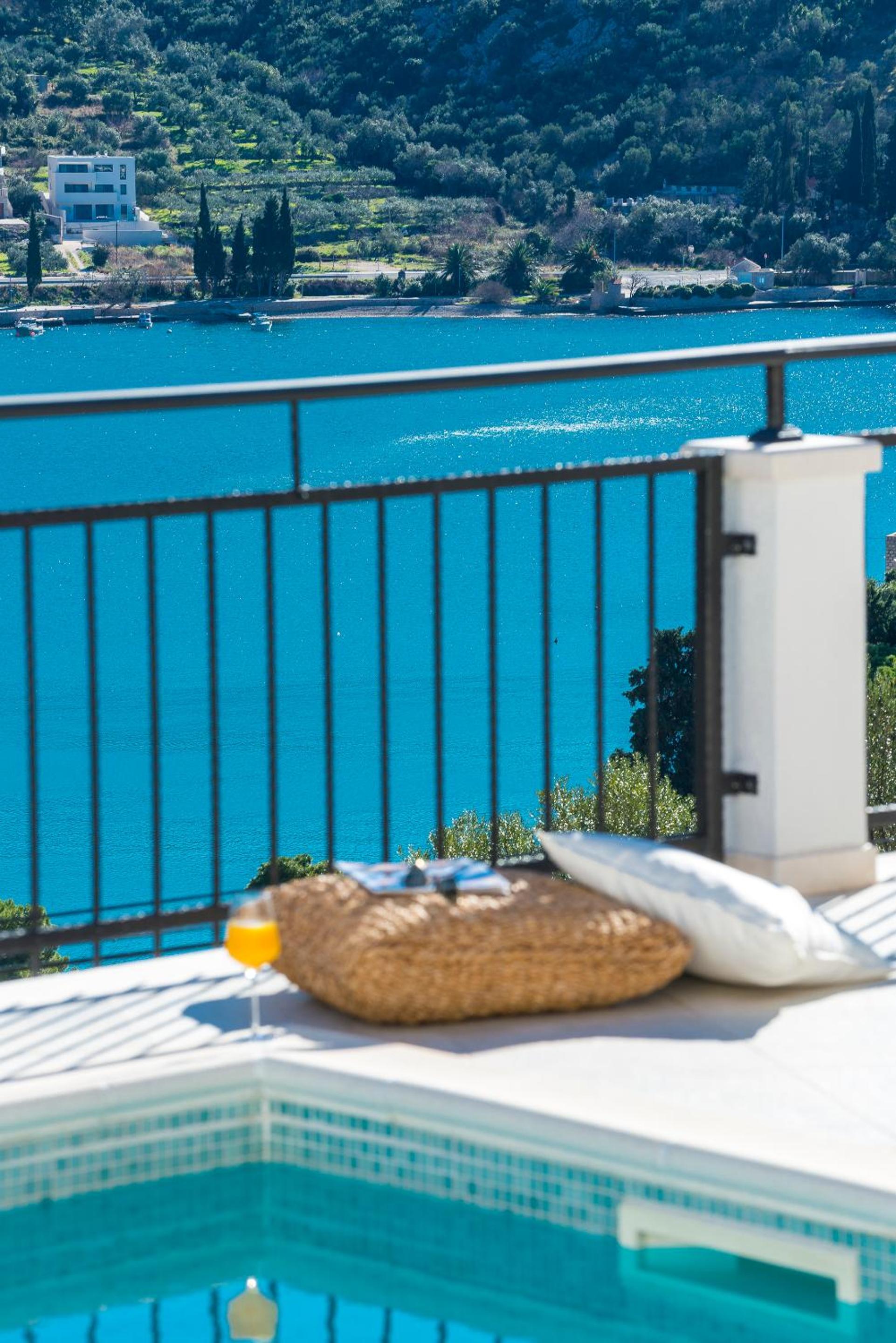Villa Nila - Private Pool and Sea View