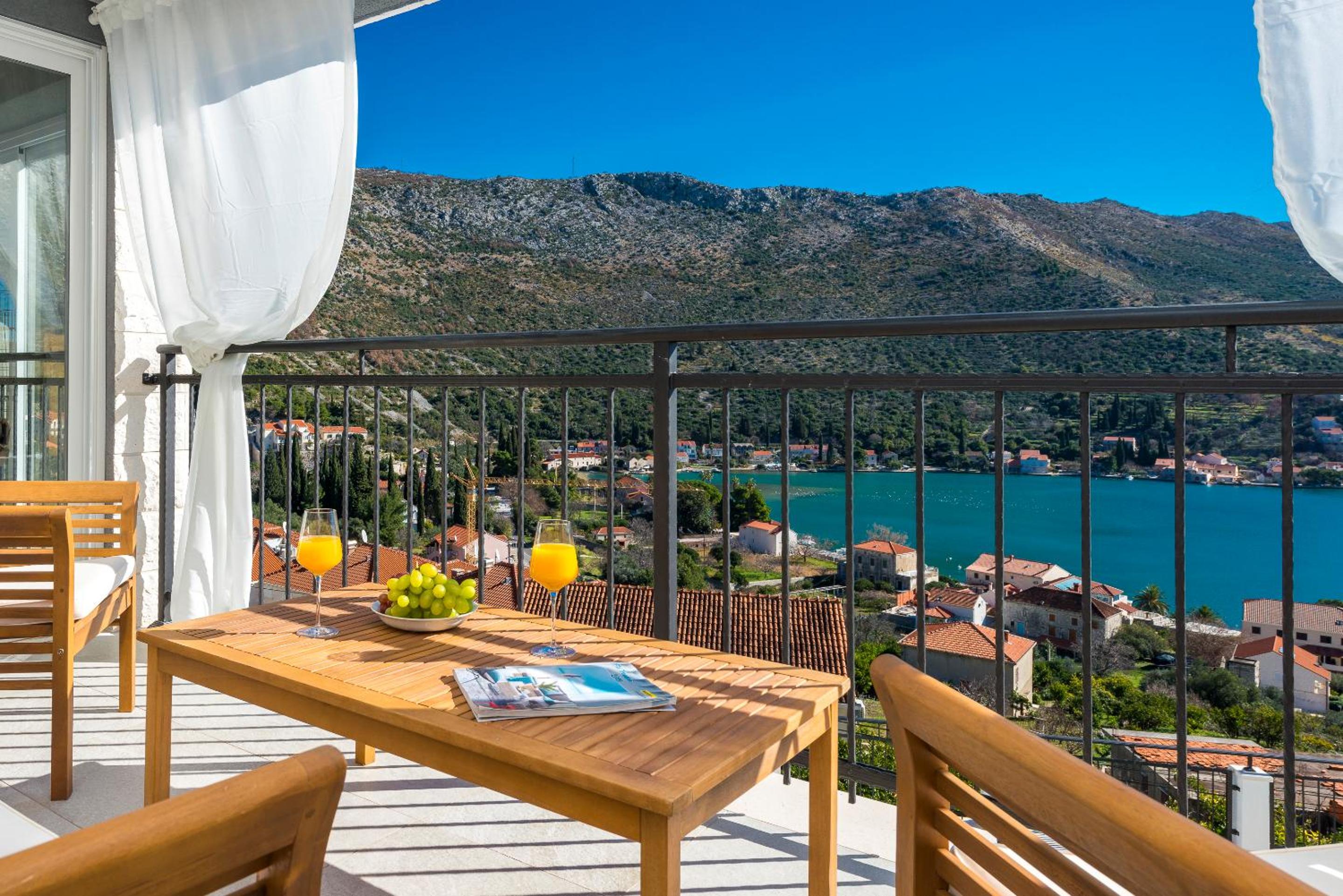 Villa Nila - Private Pool and Sea View