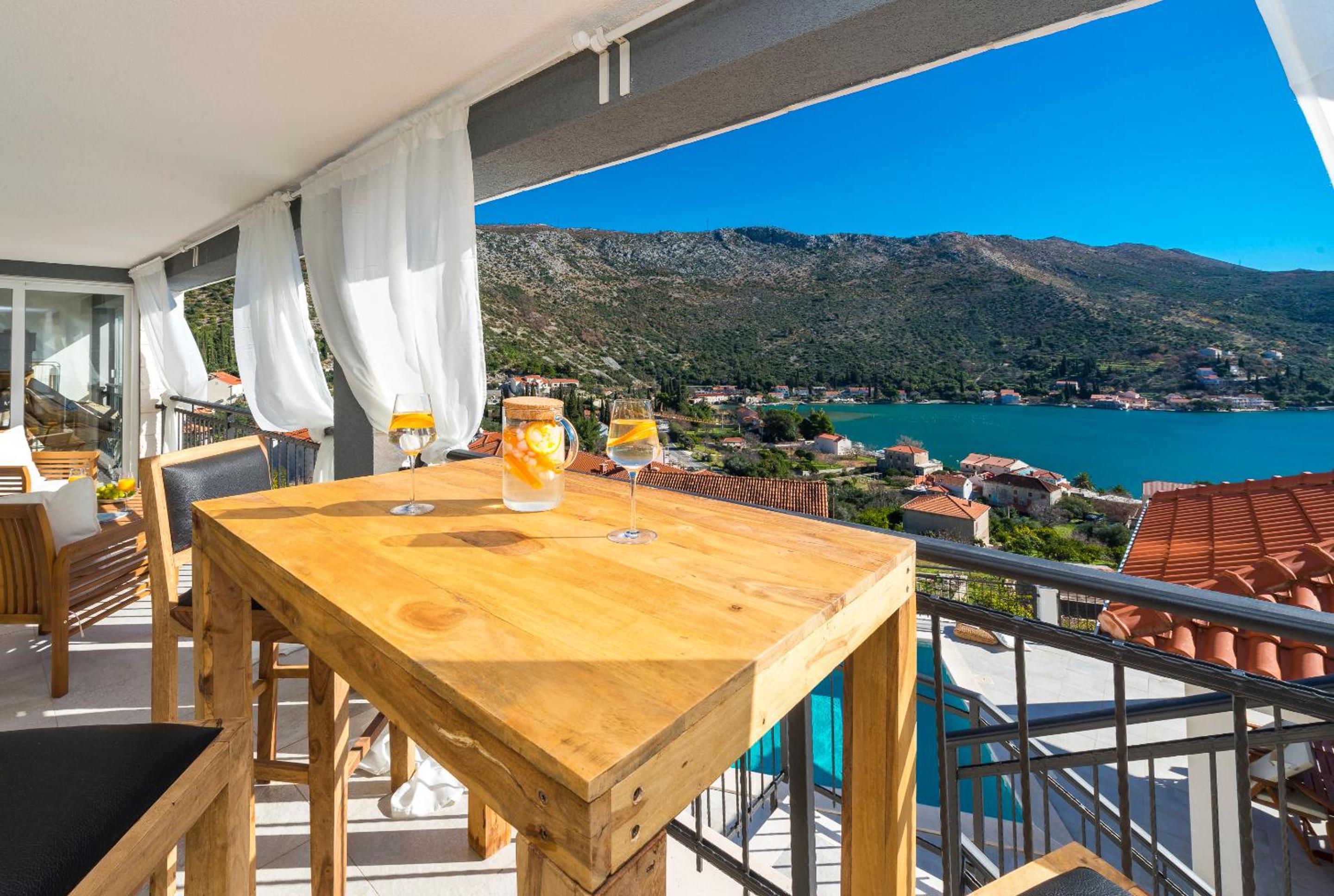 Villa Nila - Private Pool and Sea View