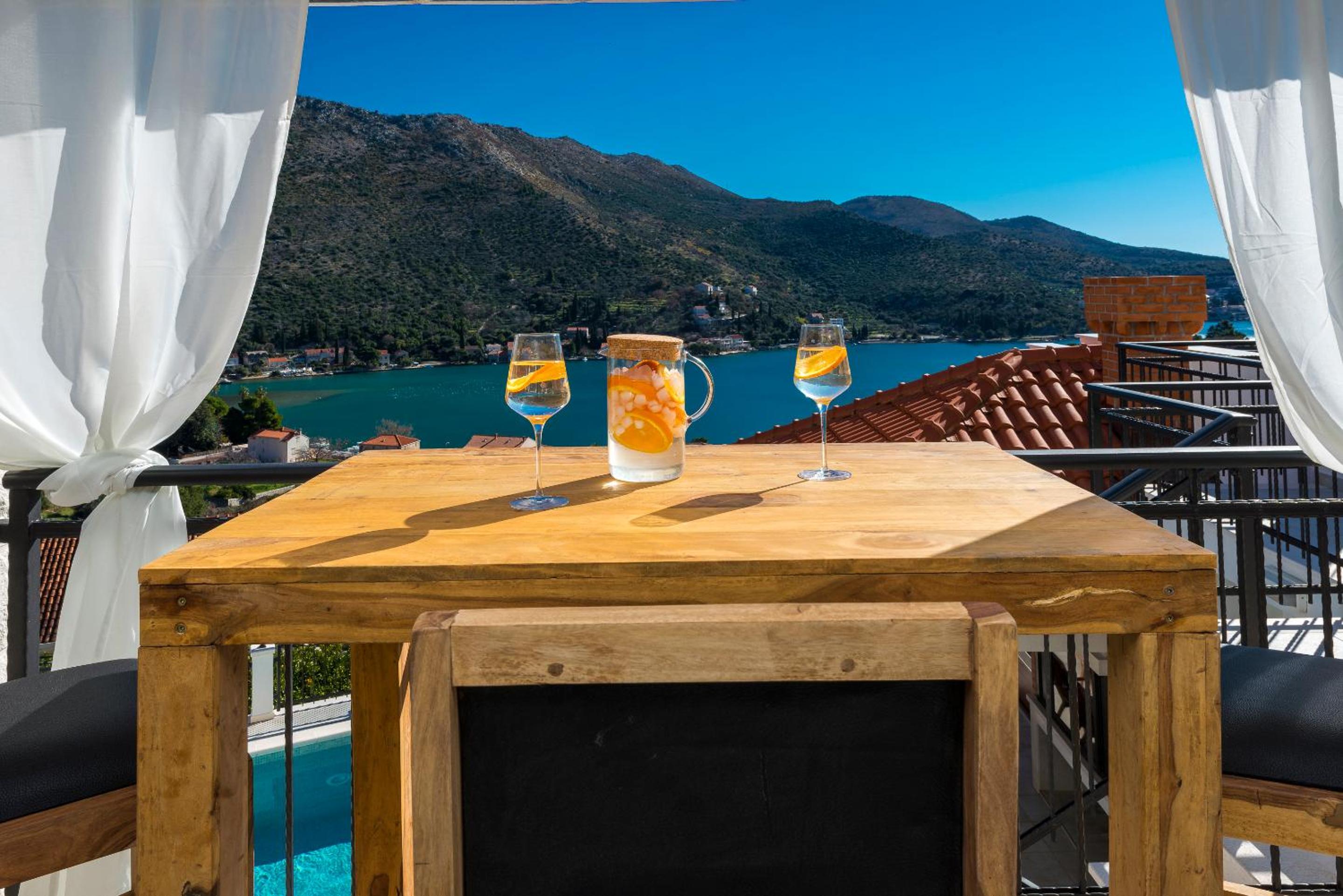 Villa Nila - Private Pool and Sea View