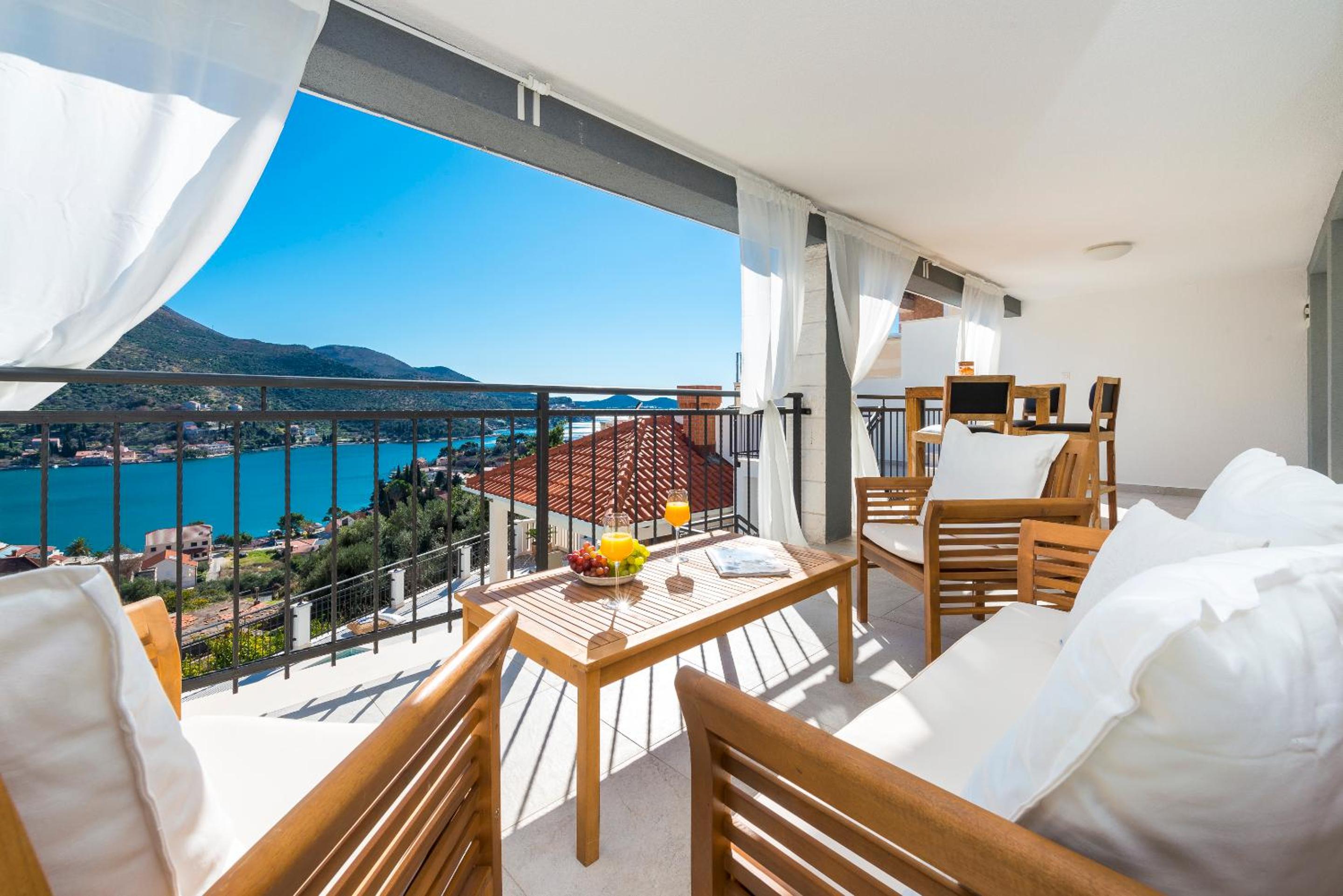 Villa Nila - Private Pool and Sea View