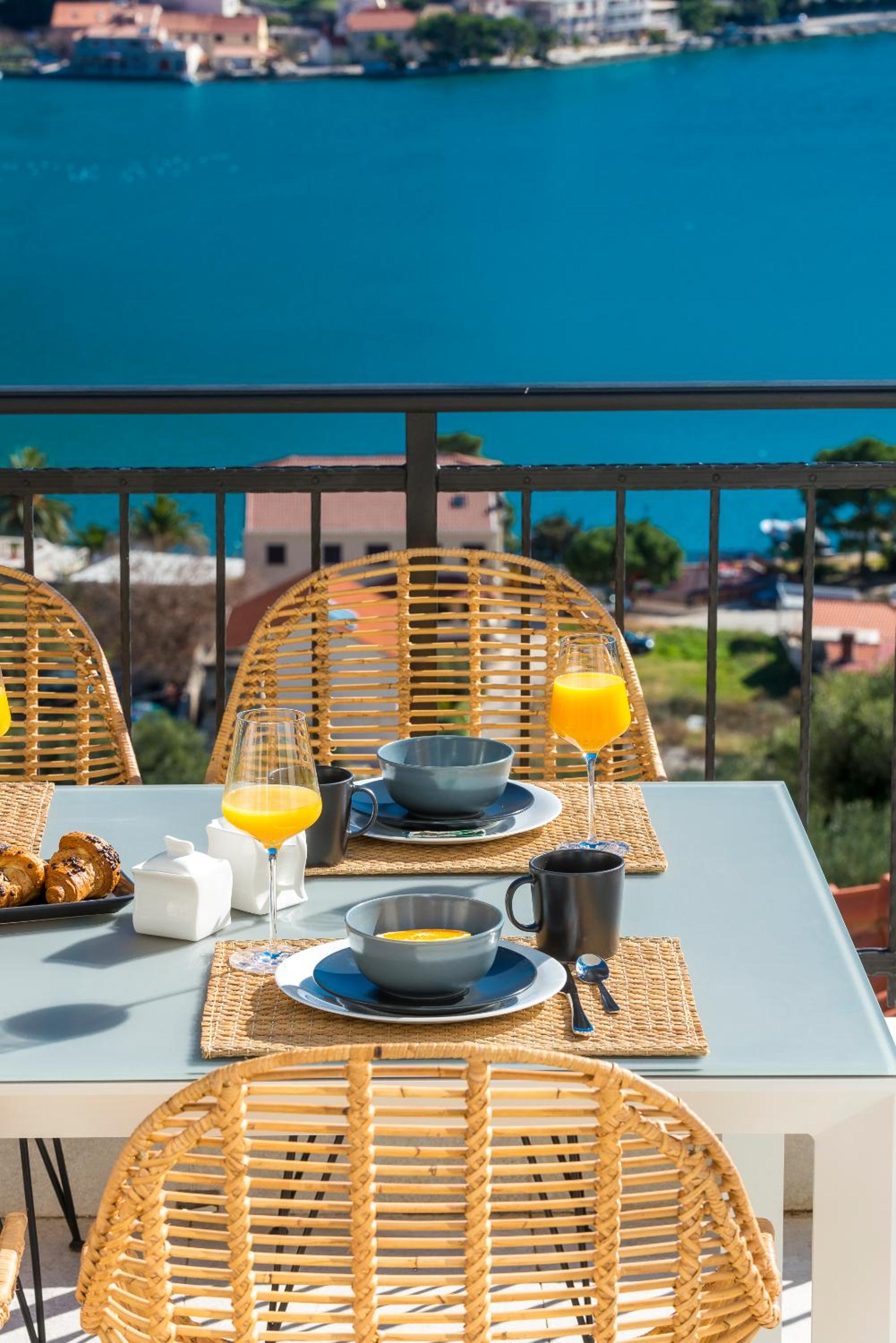 Villa Nila - Private Pool and Sea View