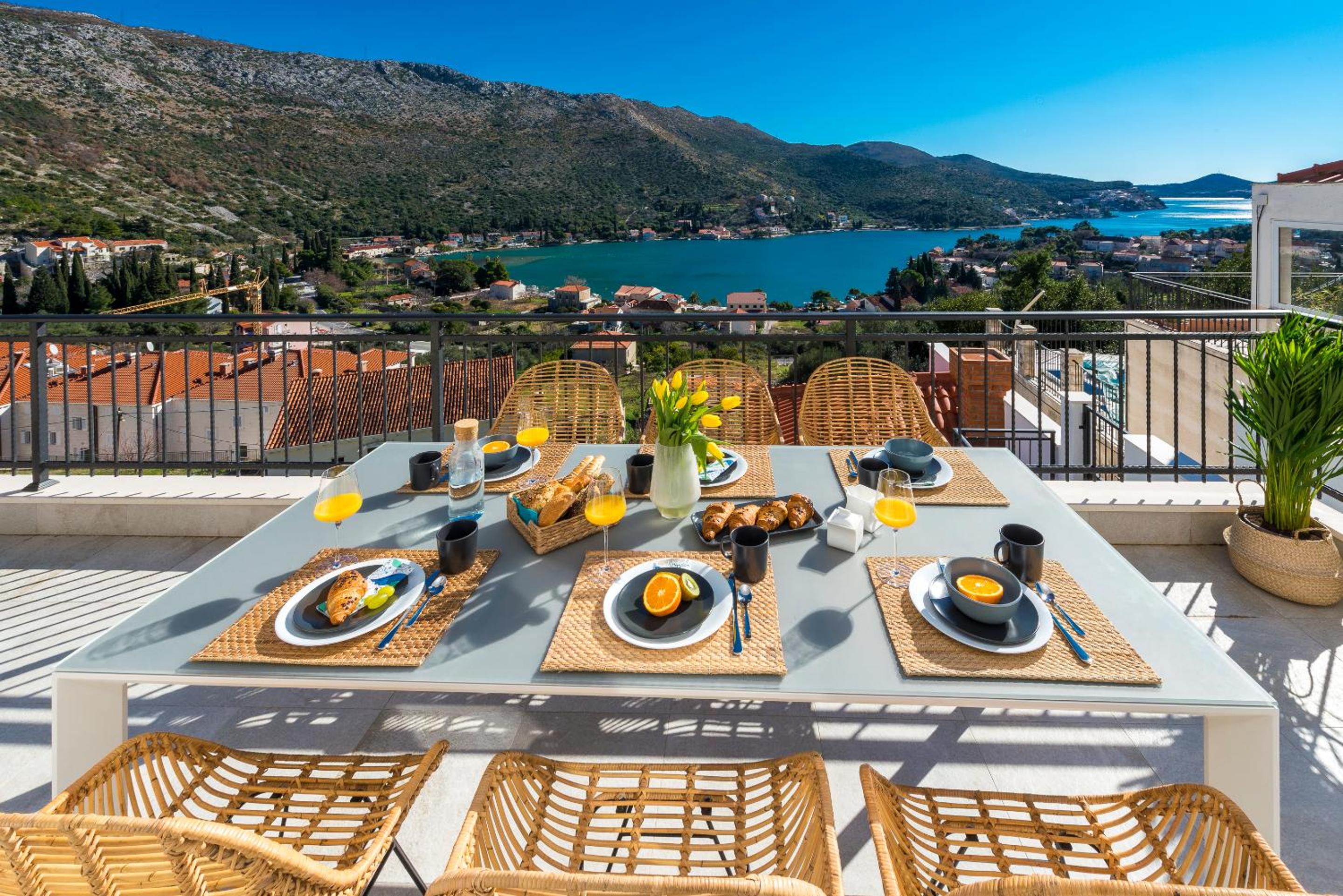 Villa Nila - Private Pool and Sea View