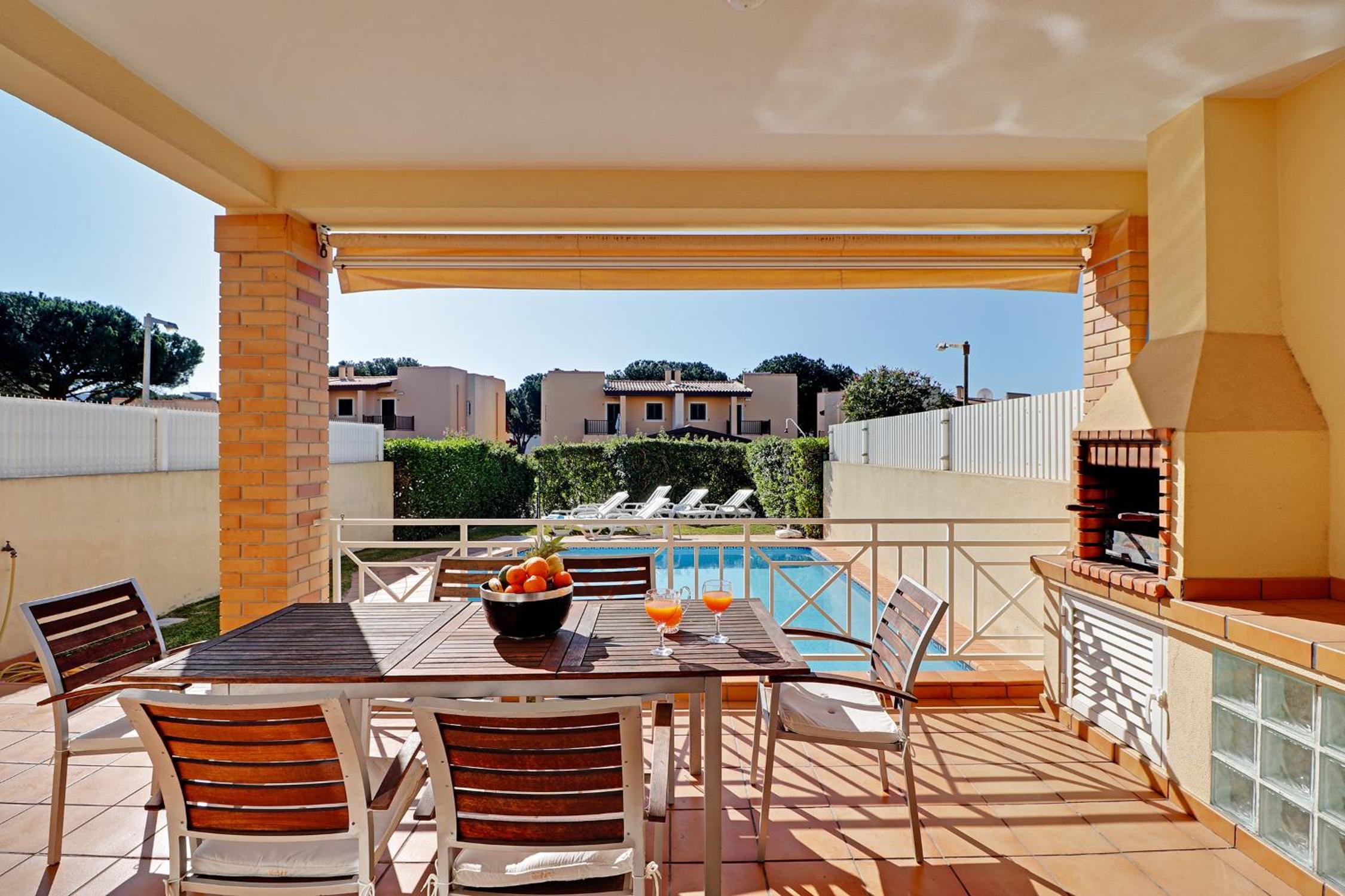 VILAMOURA TENNIS VILLA view 2