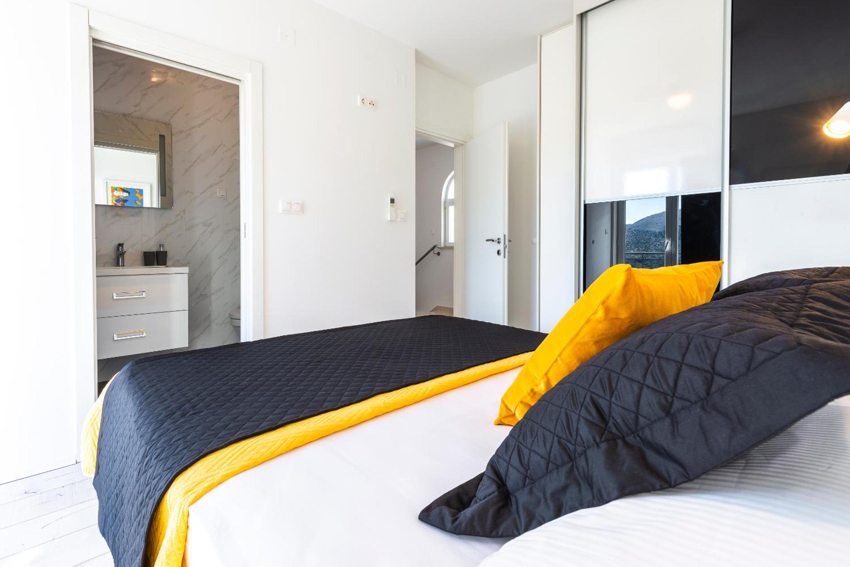 Villa Nila - Private Pool and Sea View