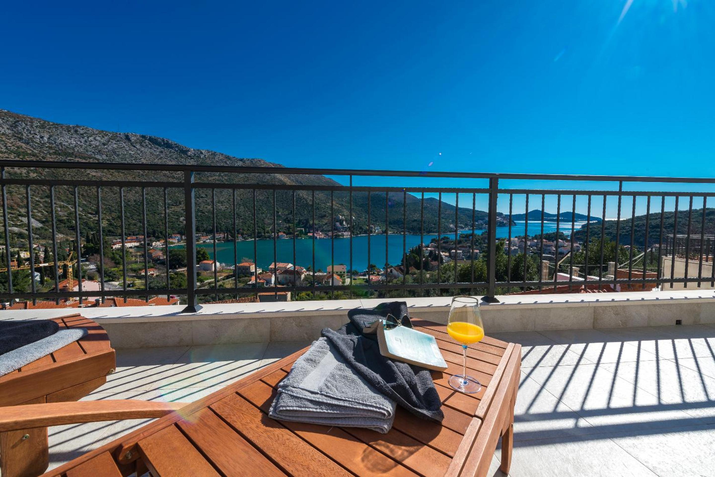 Villa Nila - Private Pool and Sea View
