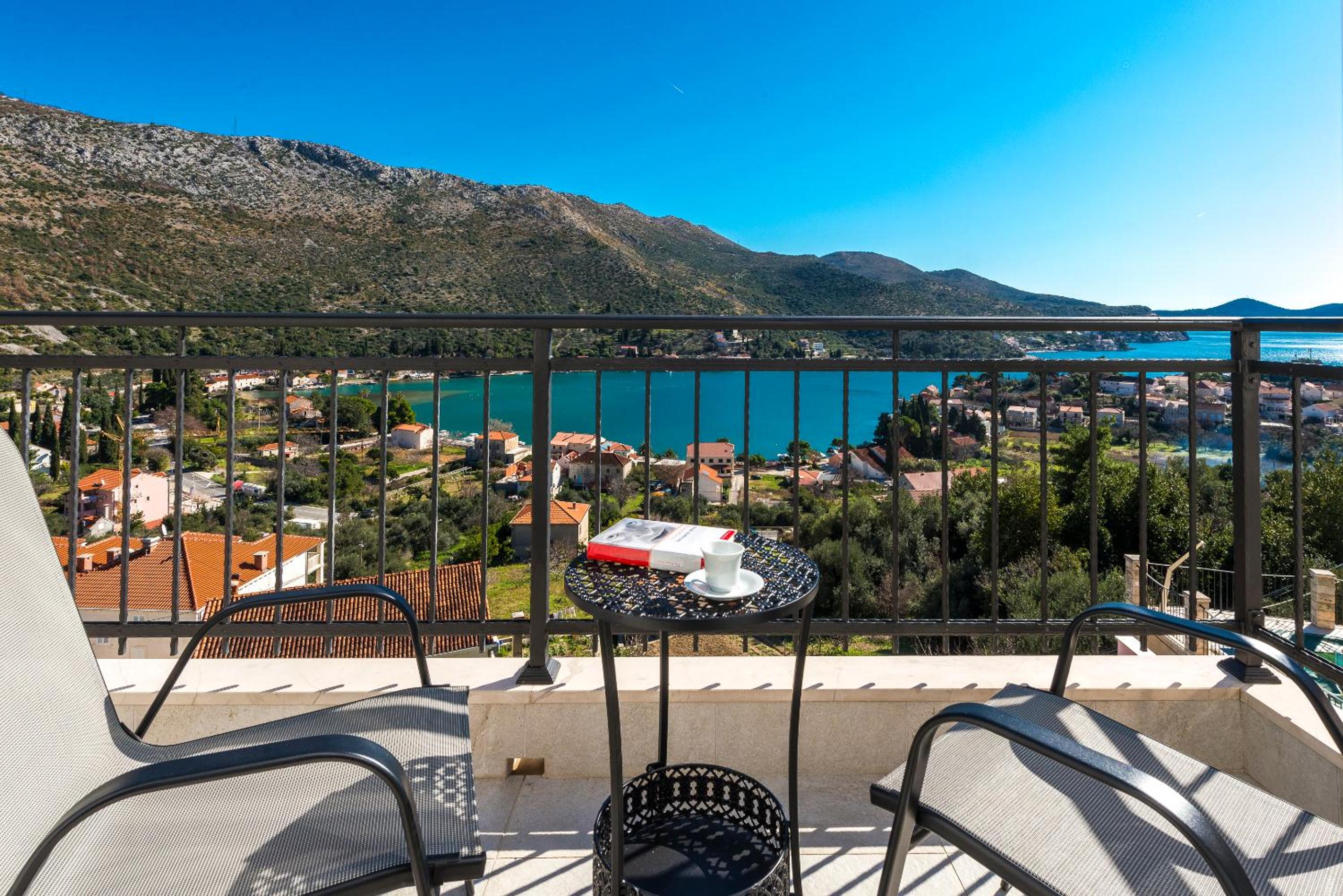 Villa Nila - Private Pool and Sea View