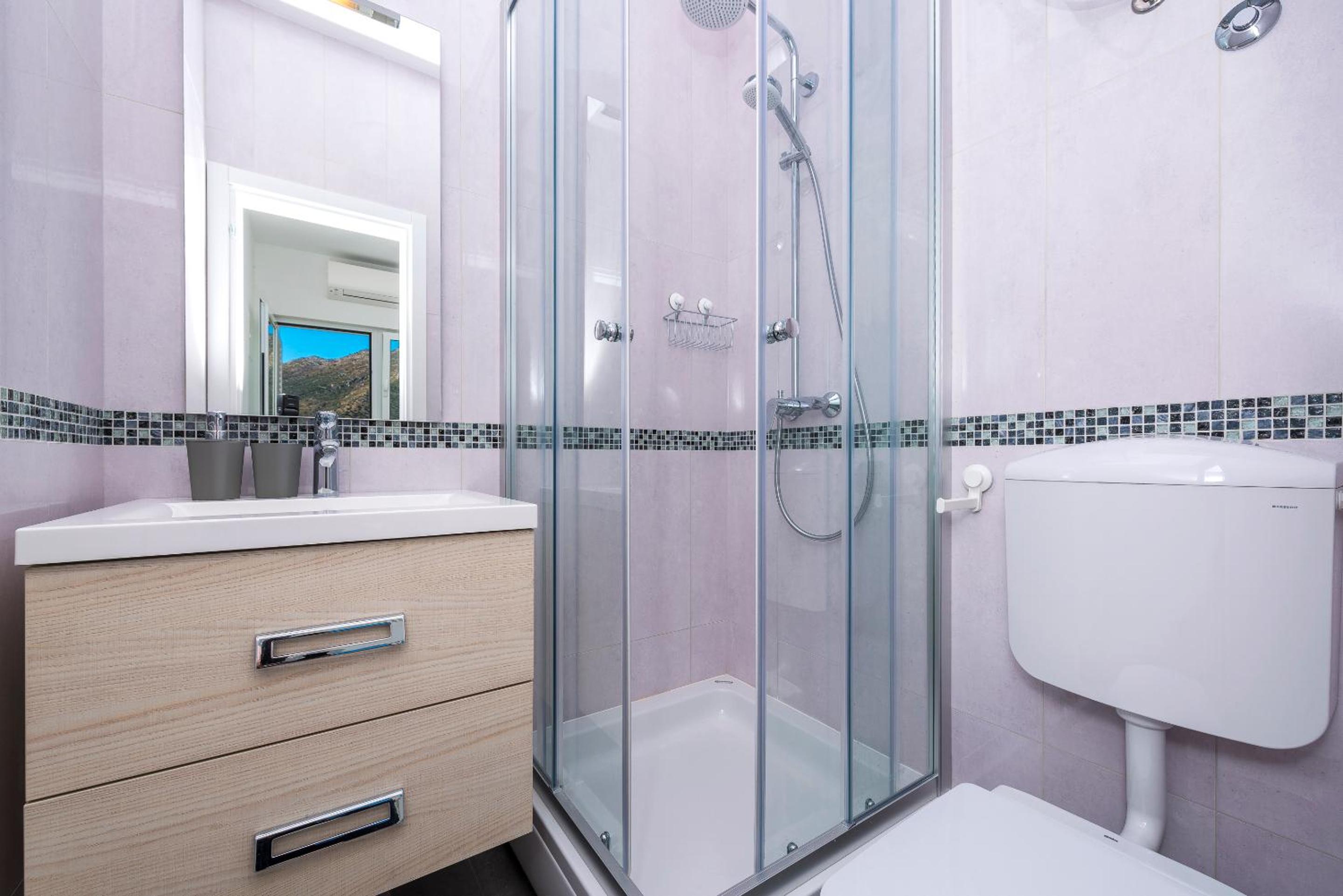 Villa Nila - Private Pool and Sea View