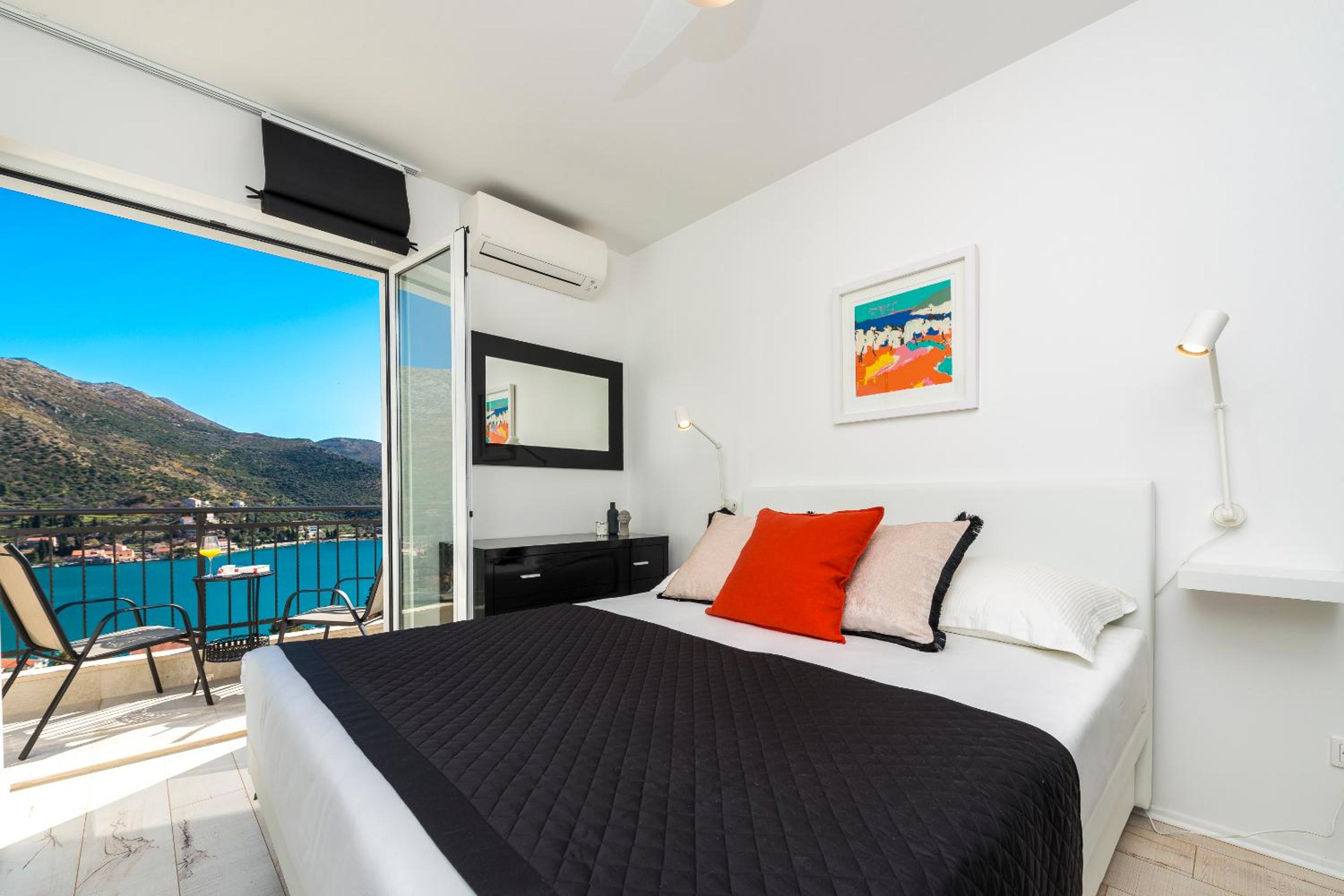 Villa Nila - Private Pool and Sea View