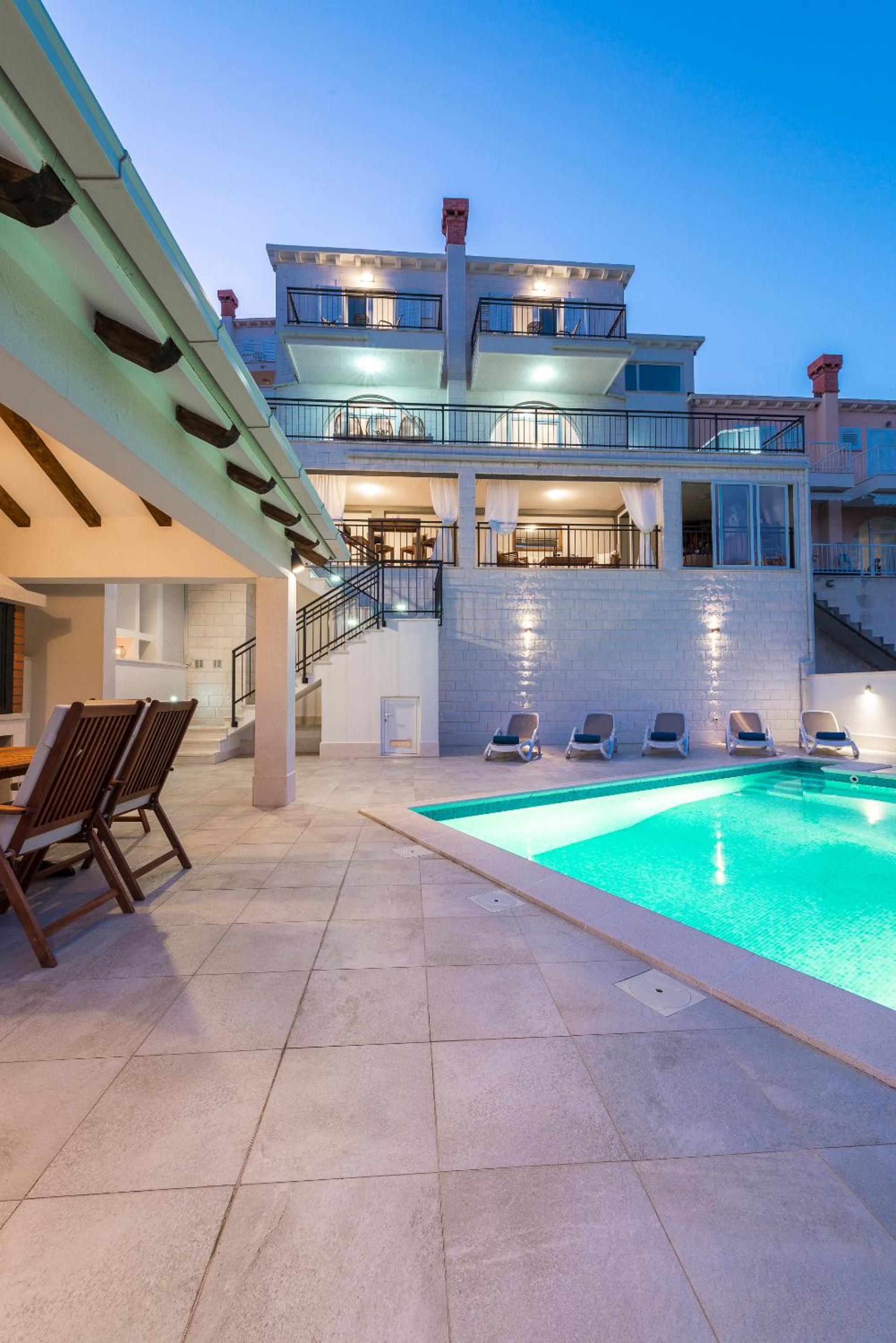 Villa Nila - Private Pool and Sea View