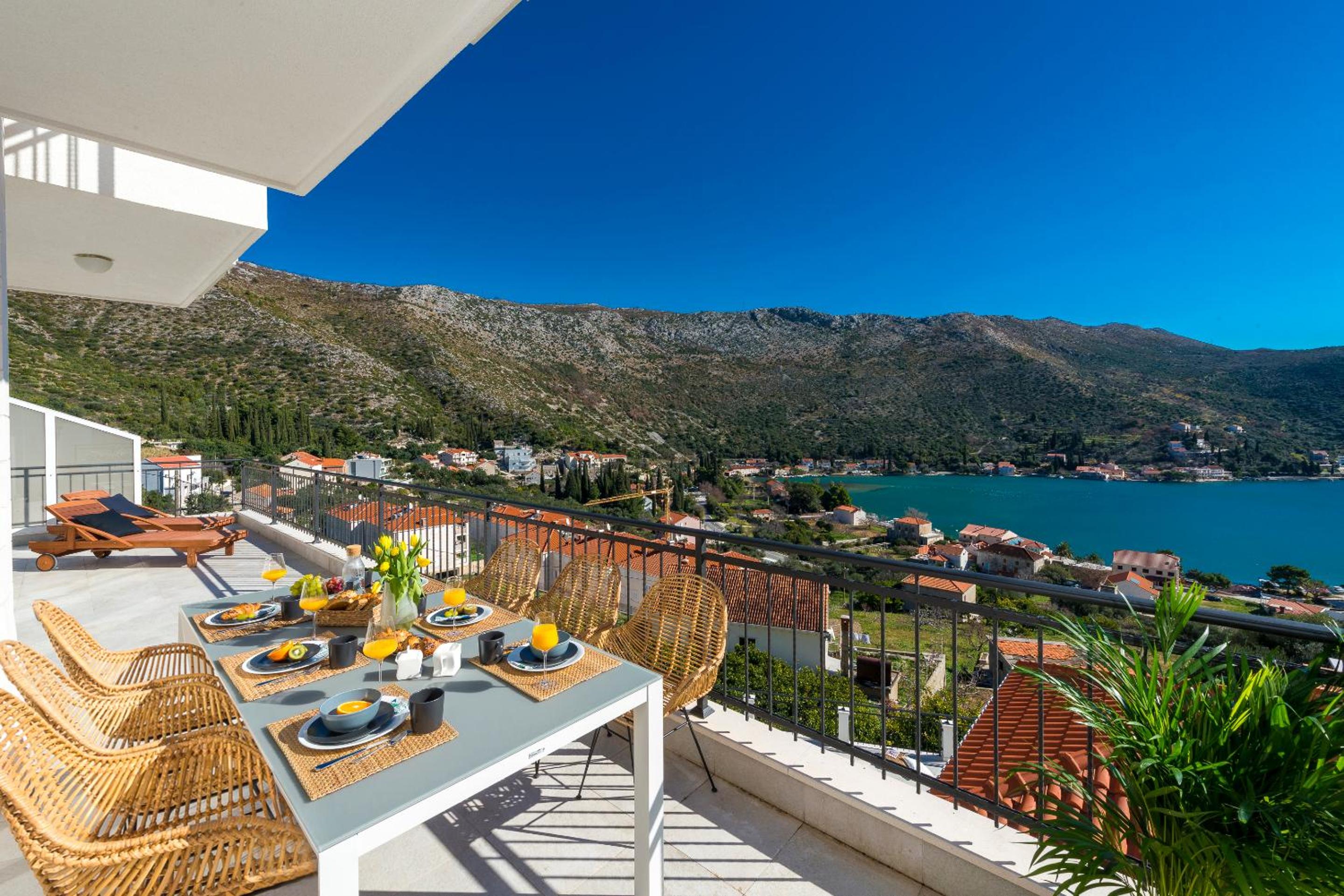 Villa Nila - Private Pool and Sea View