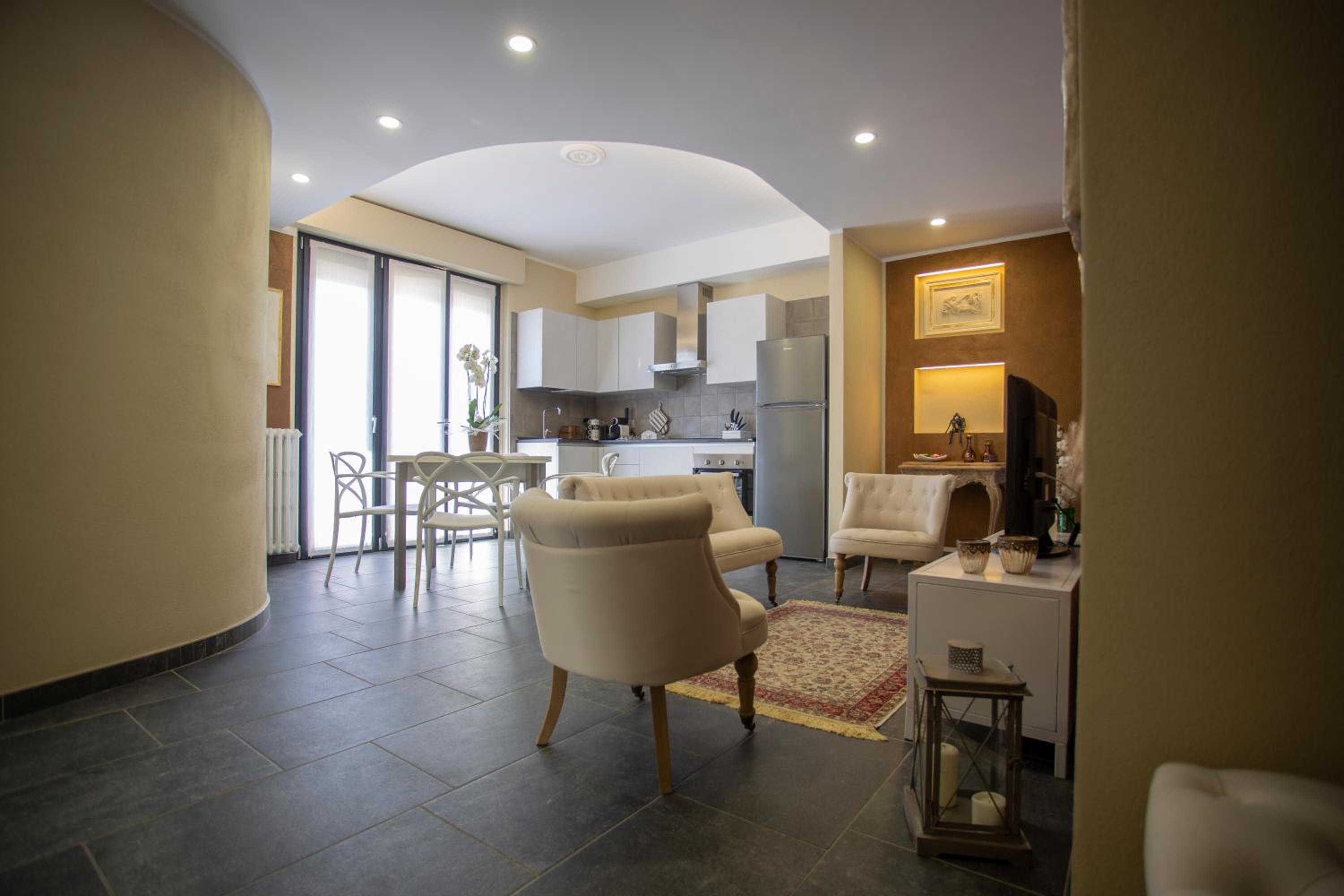 Elga's Apartment - Your charming stay on Lake Orta view 3