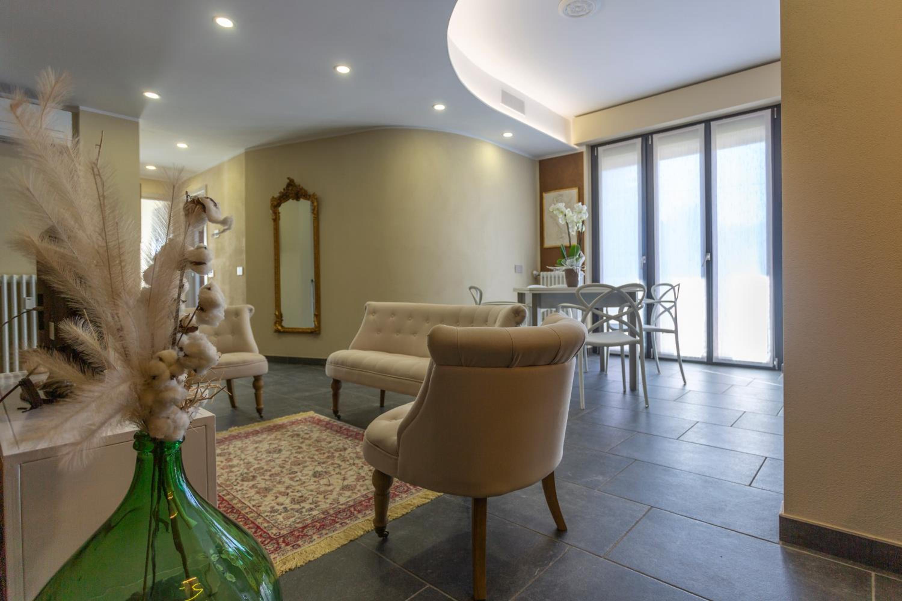 Elga's Apartment - Your charming stay on Lake Orta view 2