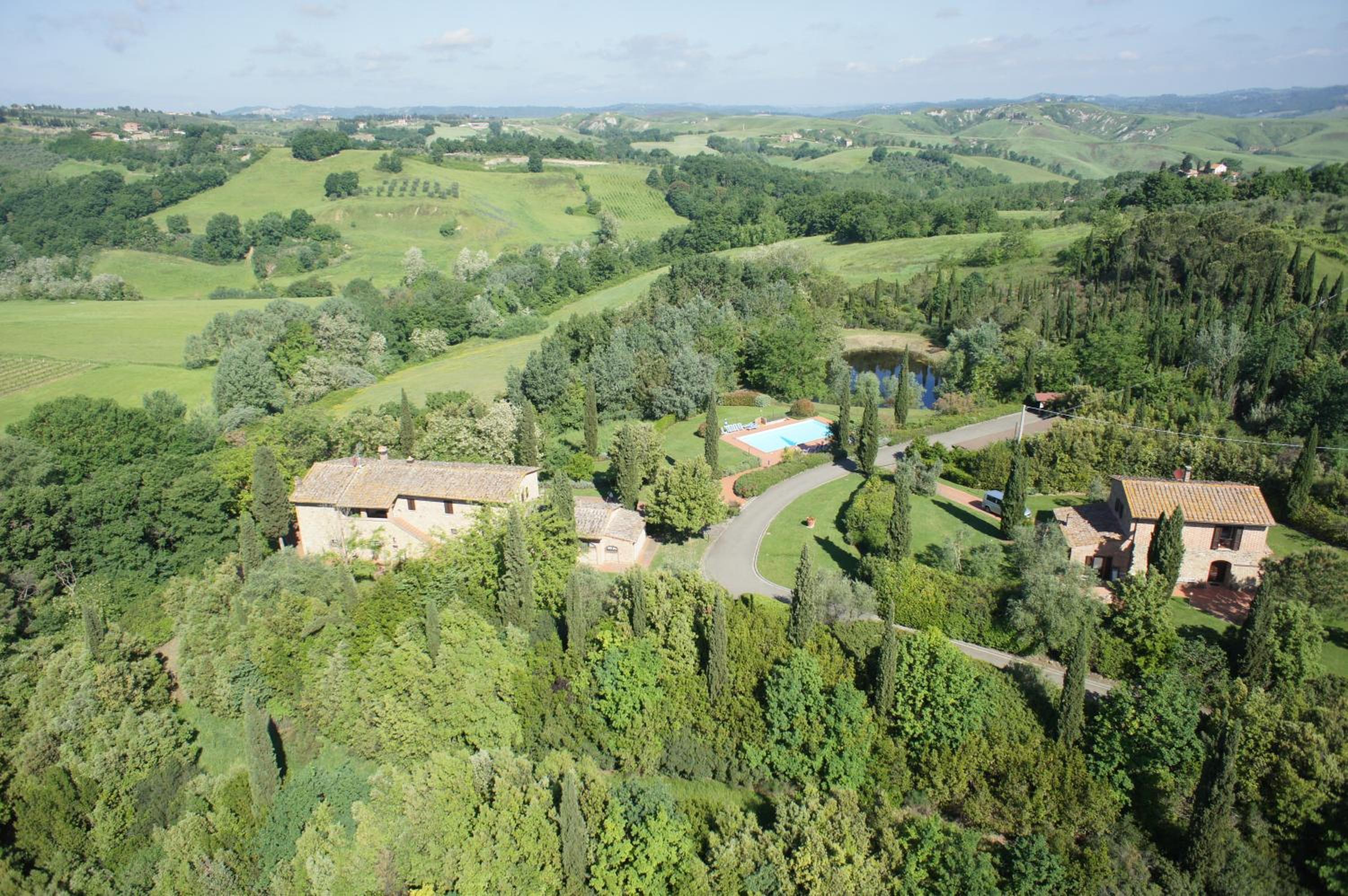 Podere Fignano, holiday home - apartments, renovated 2024