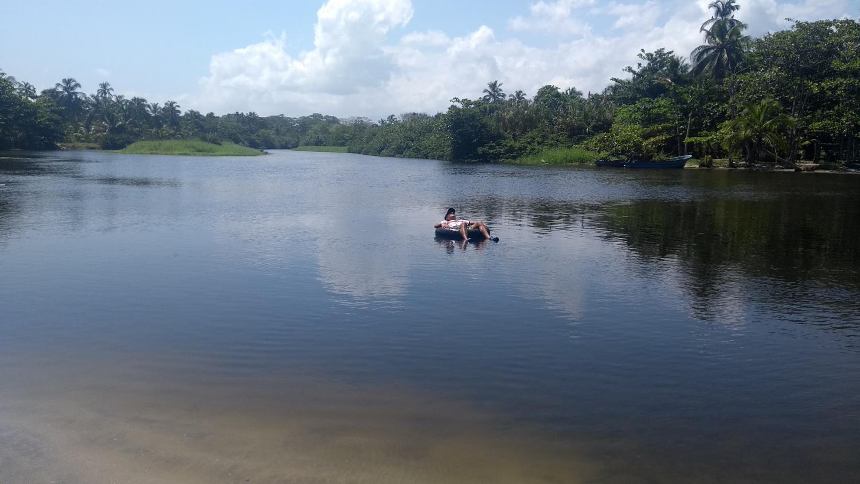 PALOMINO- HOSTEL BALNEARIO RIO ANCHO