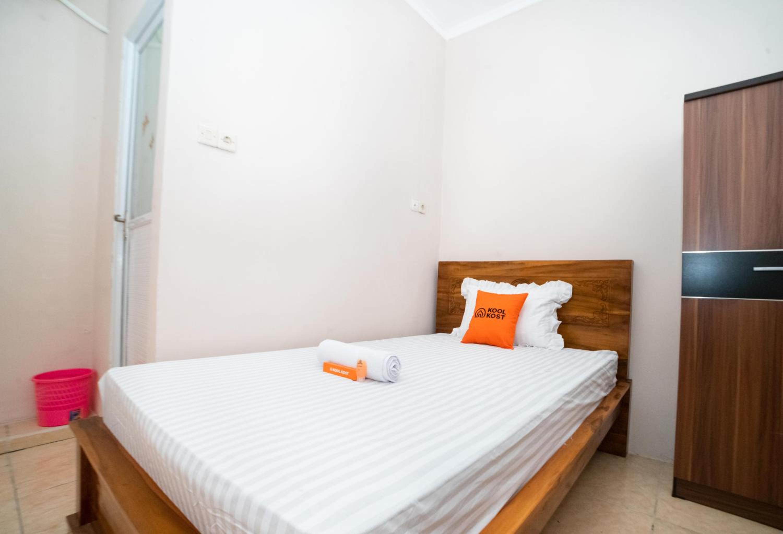 KoolKost near RS Pelabuhan Jakarta - Minimum Stay 6 Nights