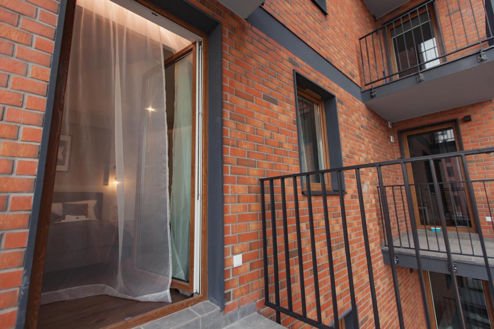 Balcony & Terrace