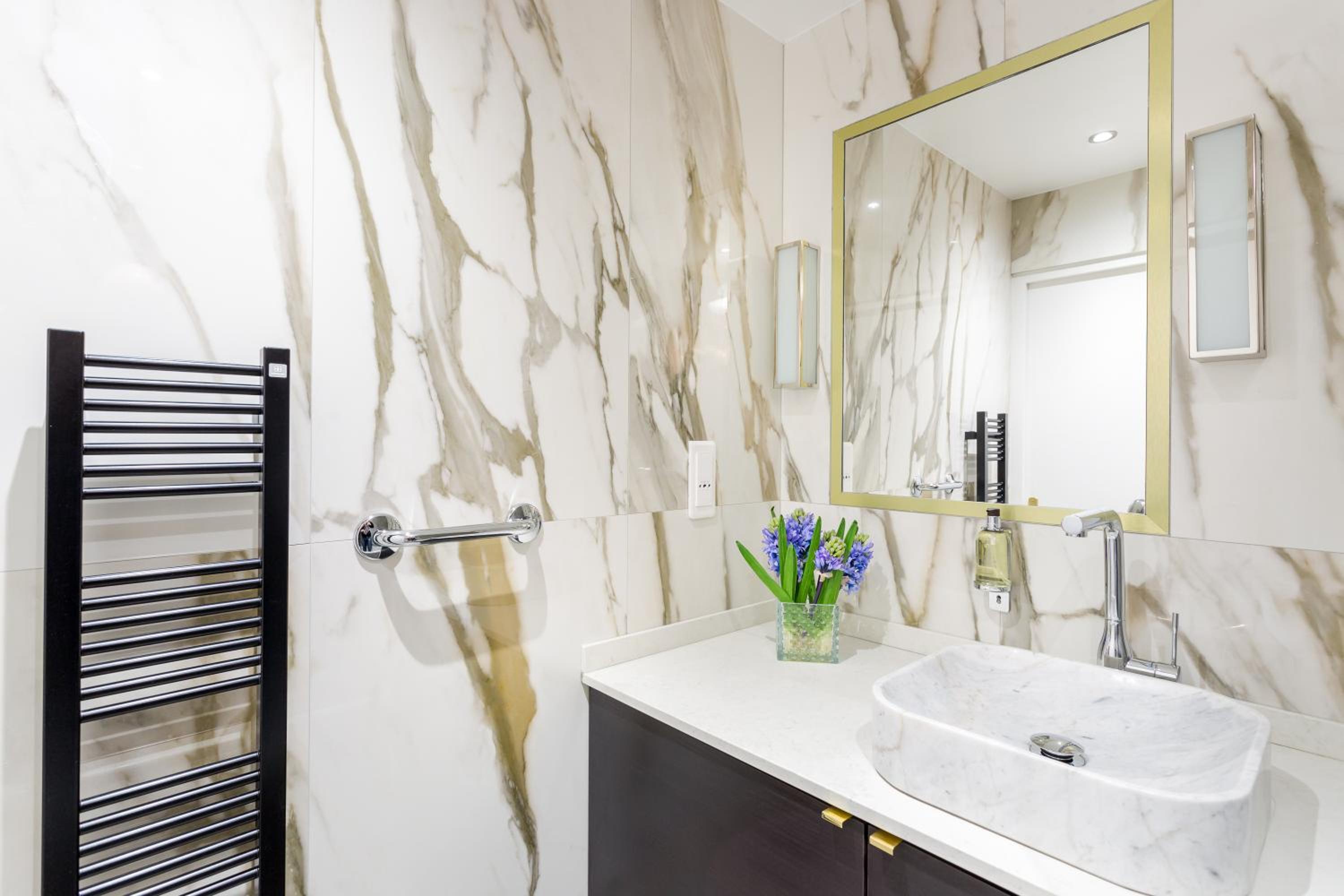 Luxury 2 Bedroom 2 Bathroom With AC -Eiffel Tower