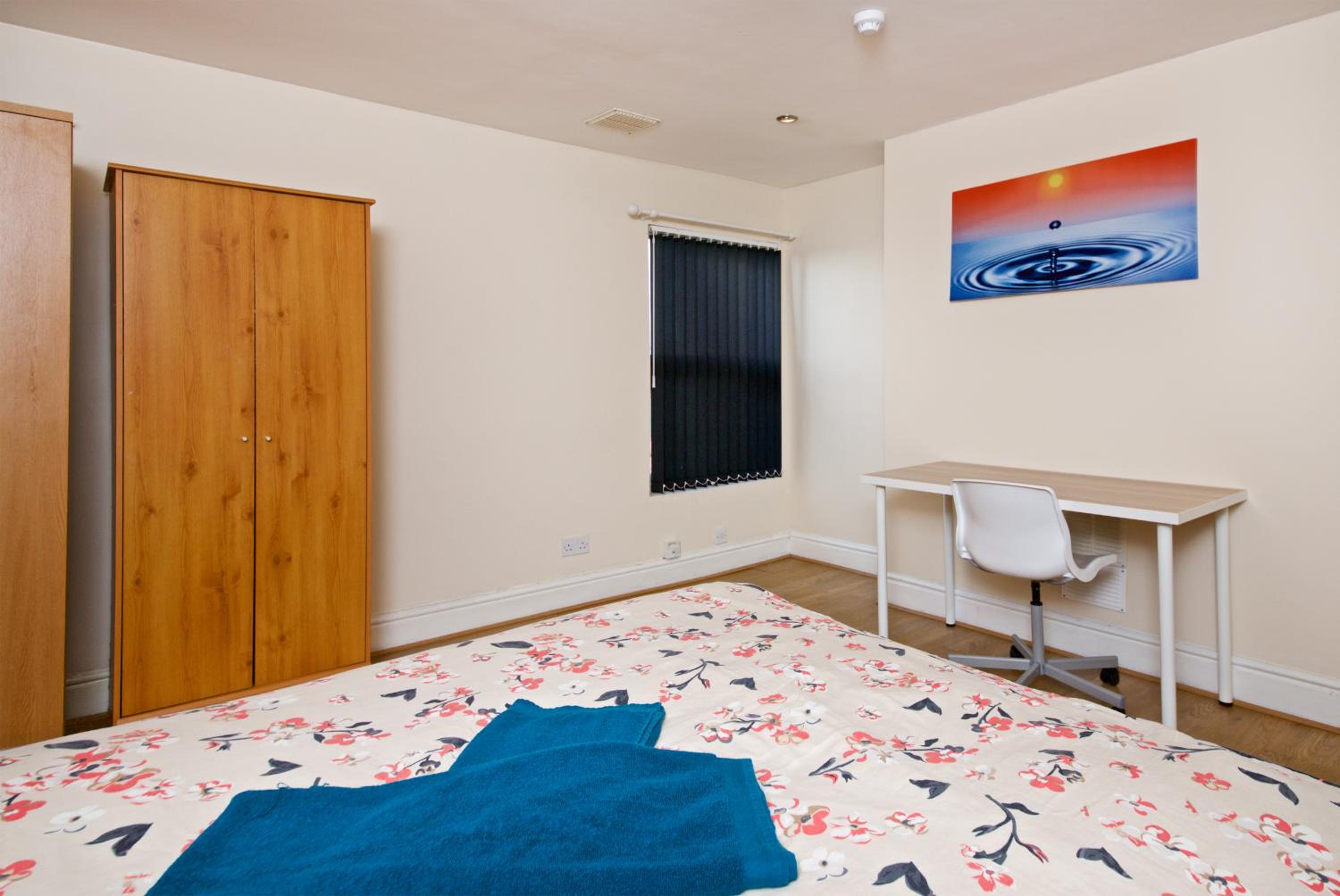 Liverpool City Stays - Lawrence Road BB1 view 5