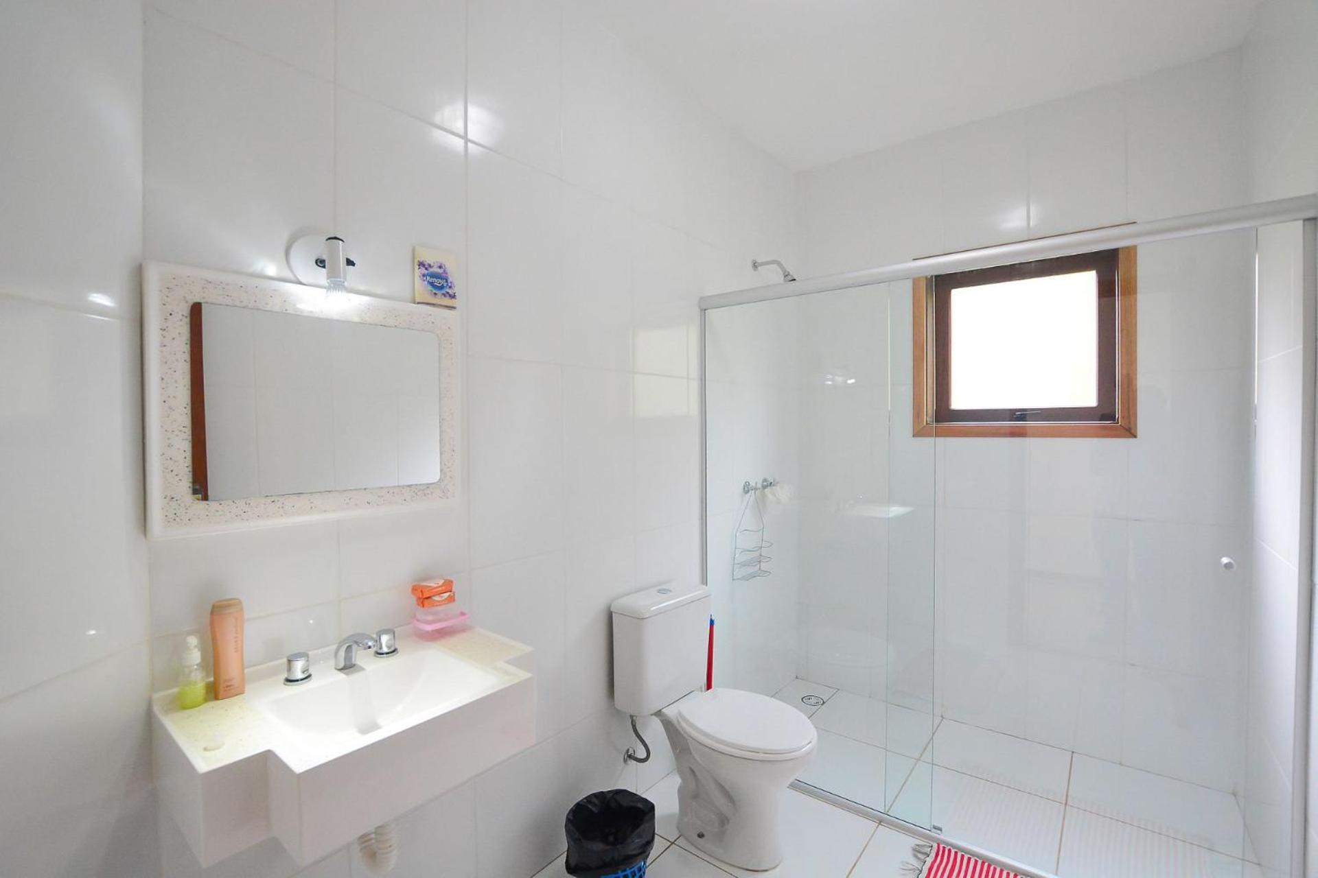 Casa com lareira e área gourmet em Monte Verde