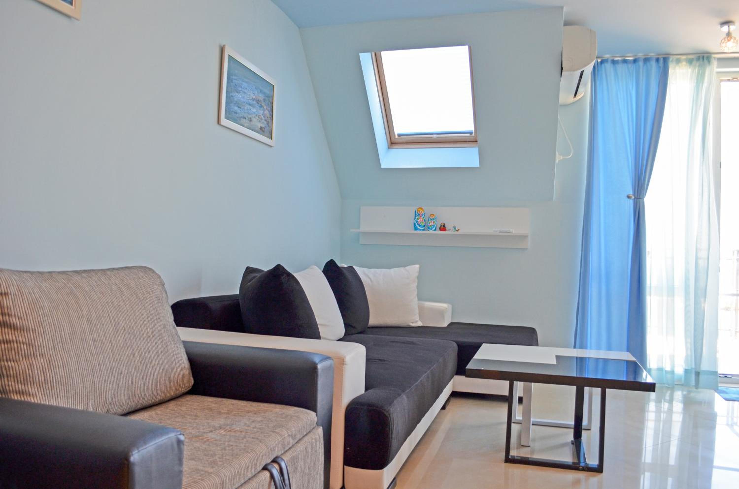 Akra Apartments