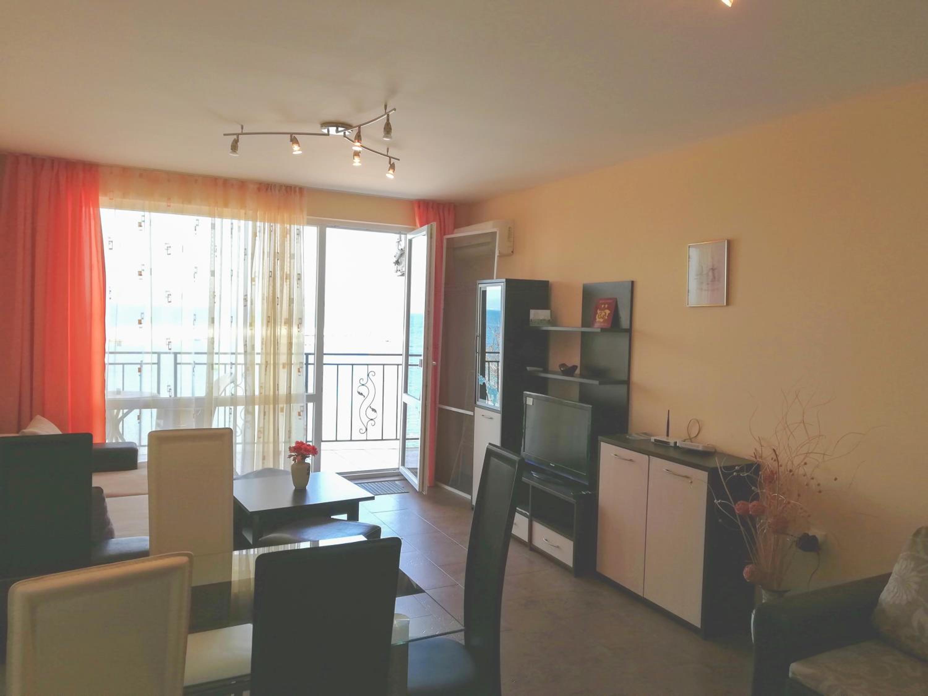 Akra Apartments