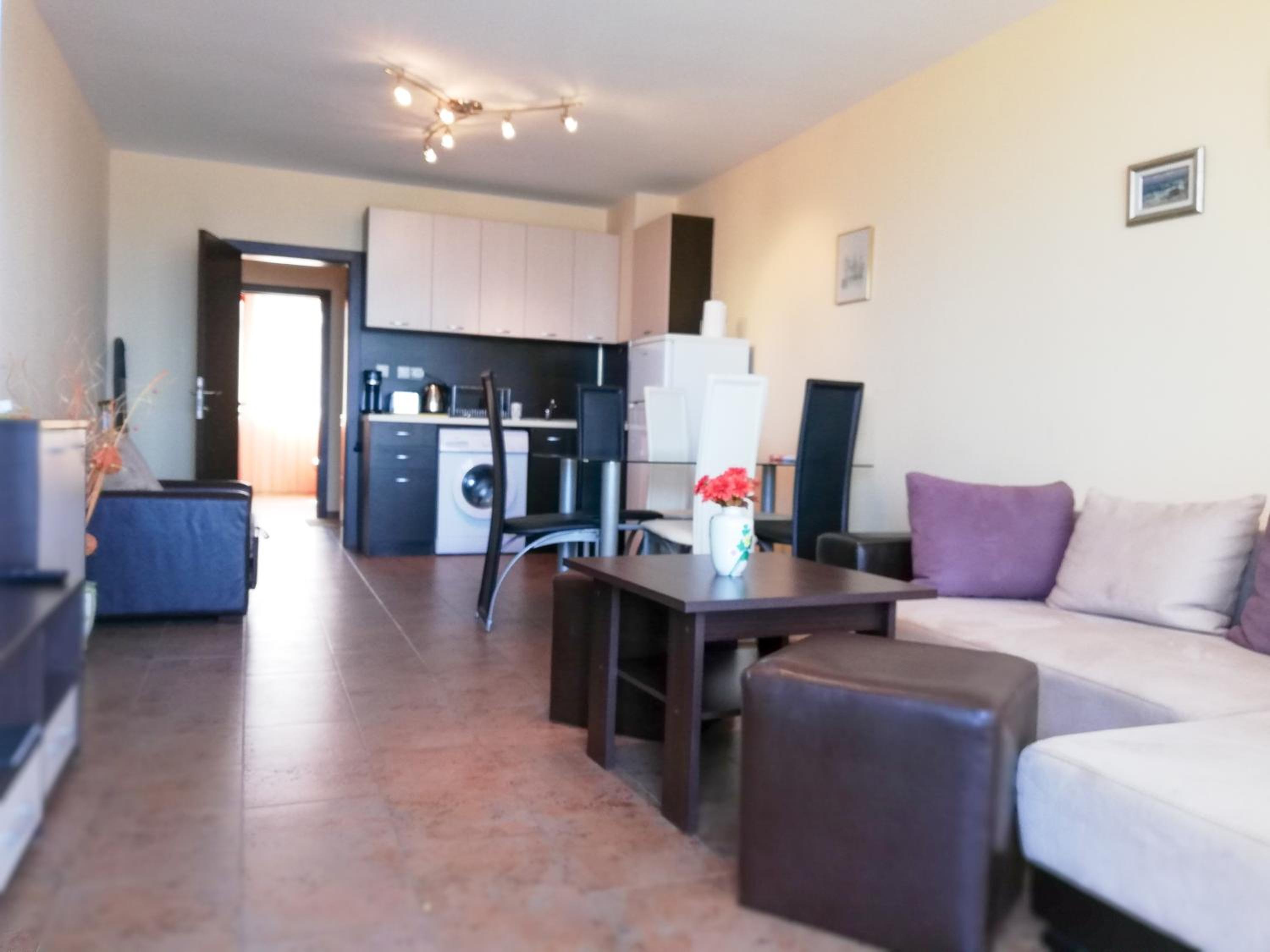 Akra Apartments
