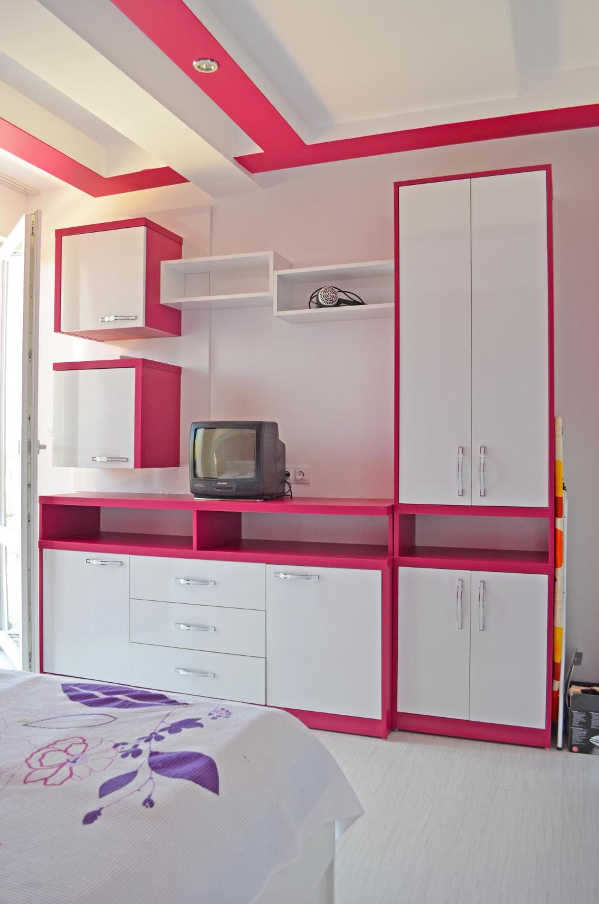 Akra Apartments