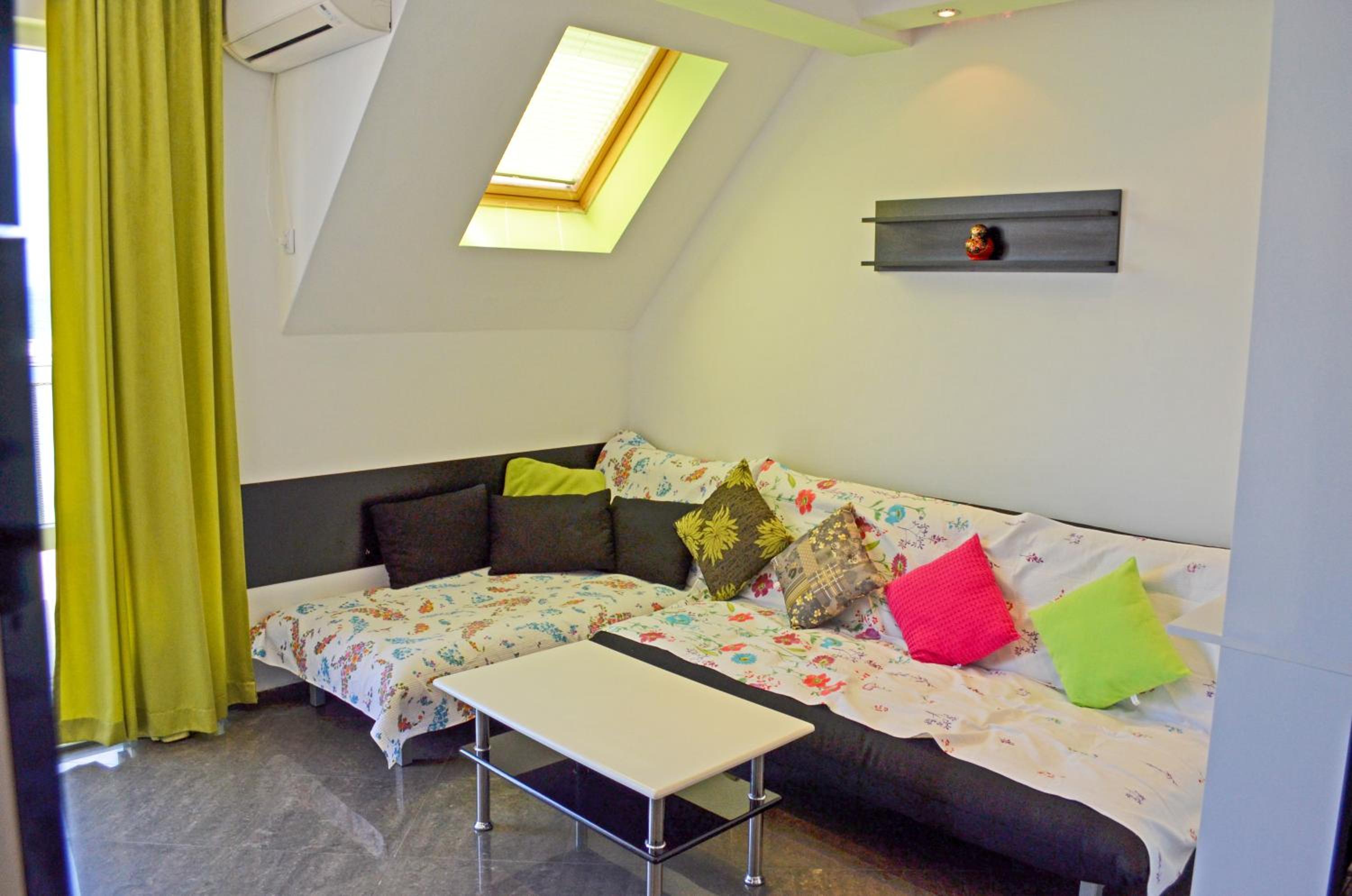 Akra Apartments
