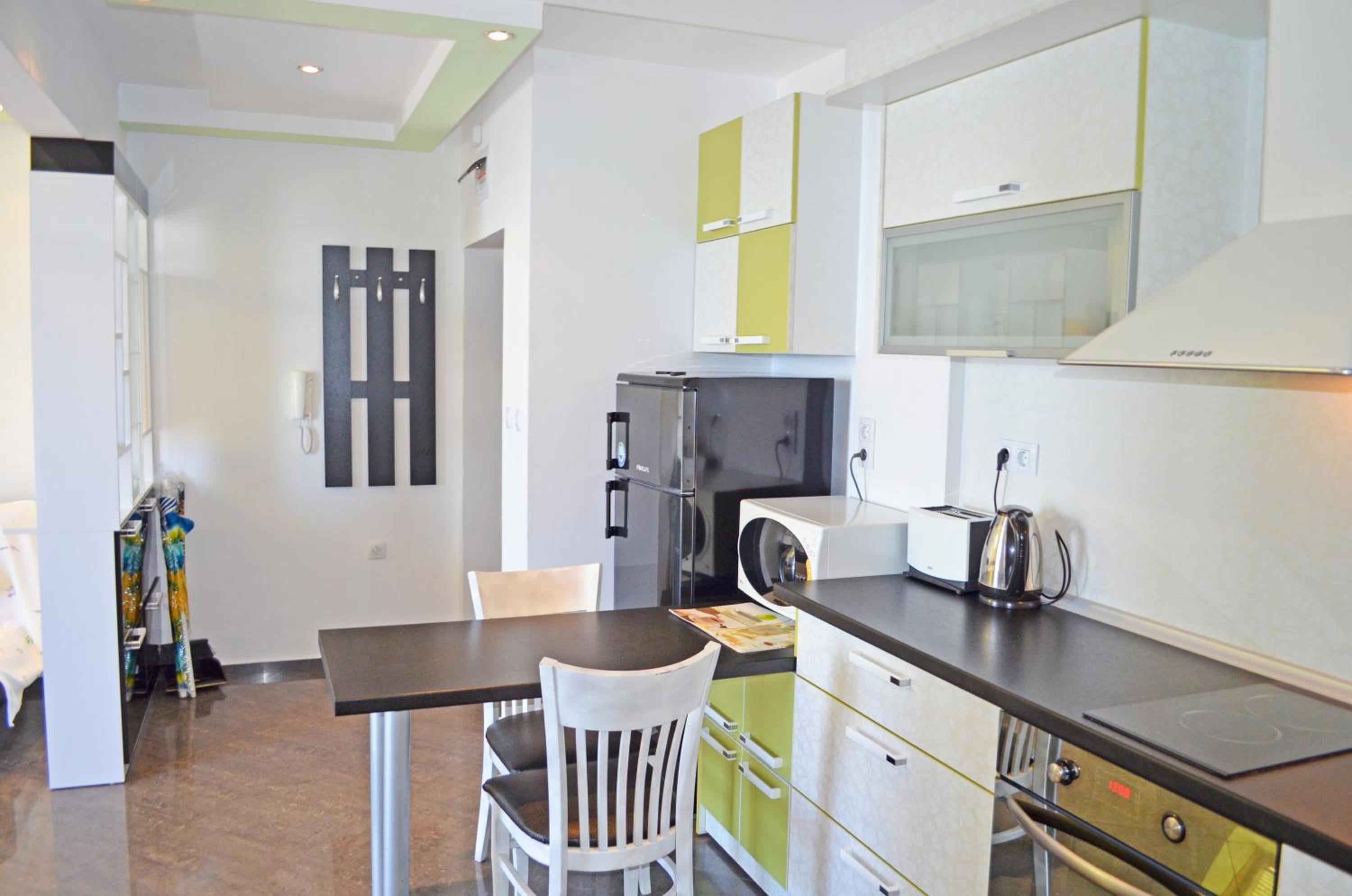 Akra Apartments