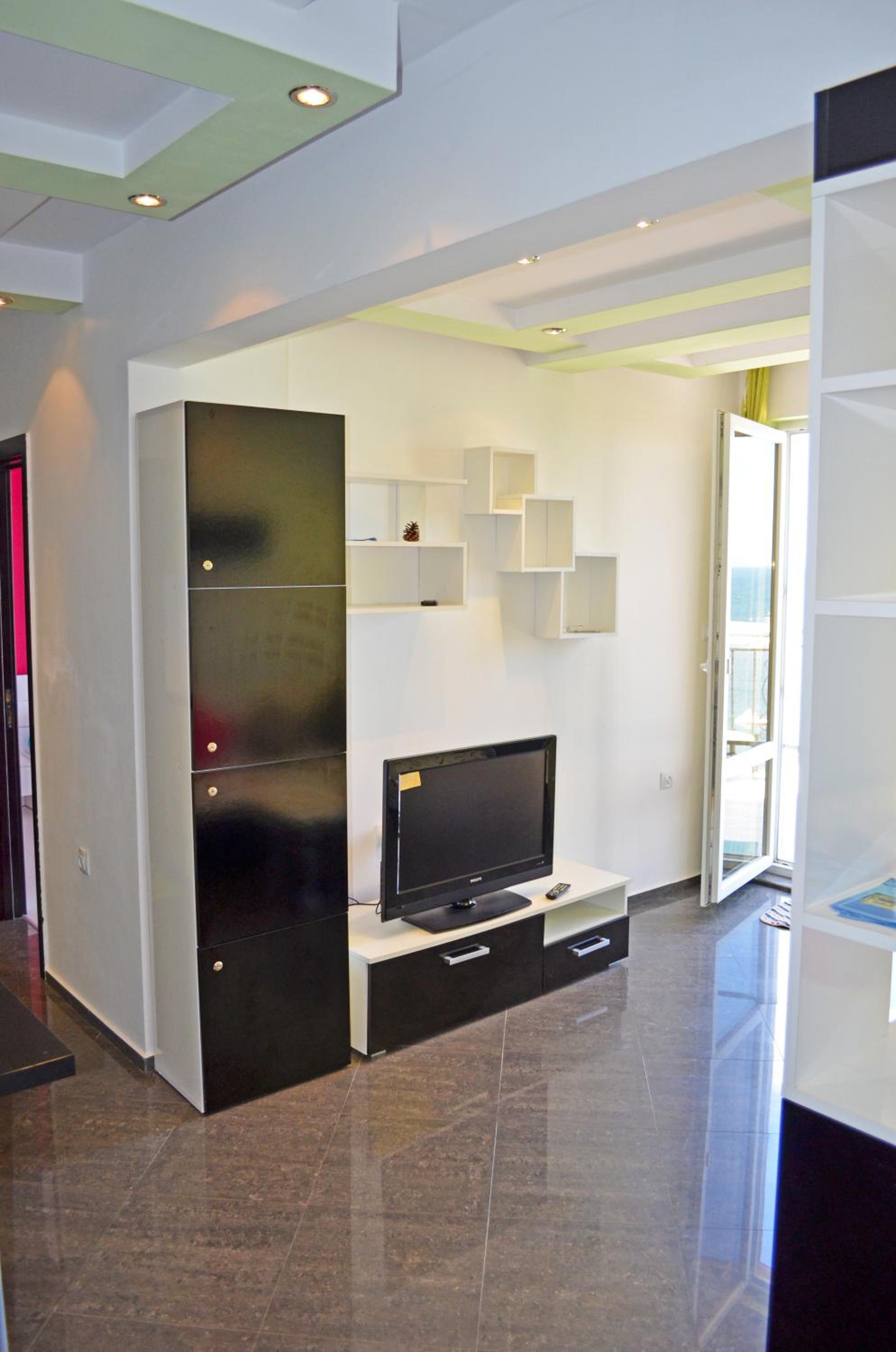 Akra Apartments
