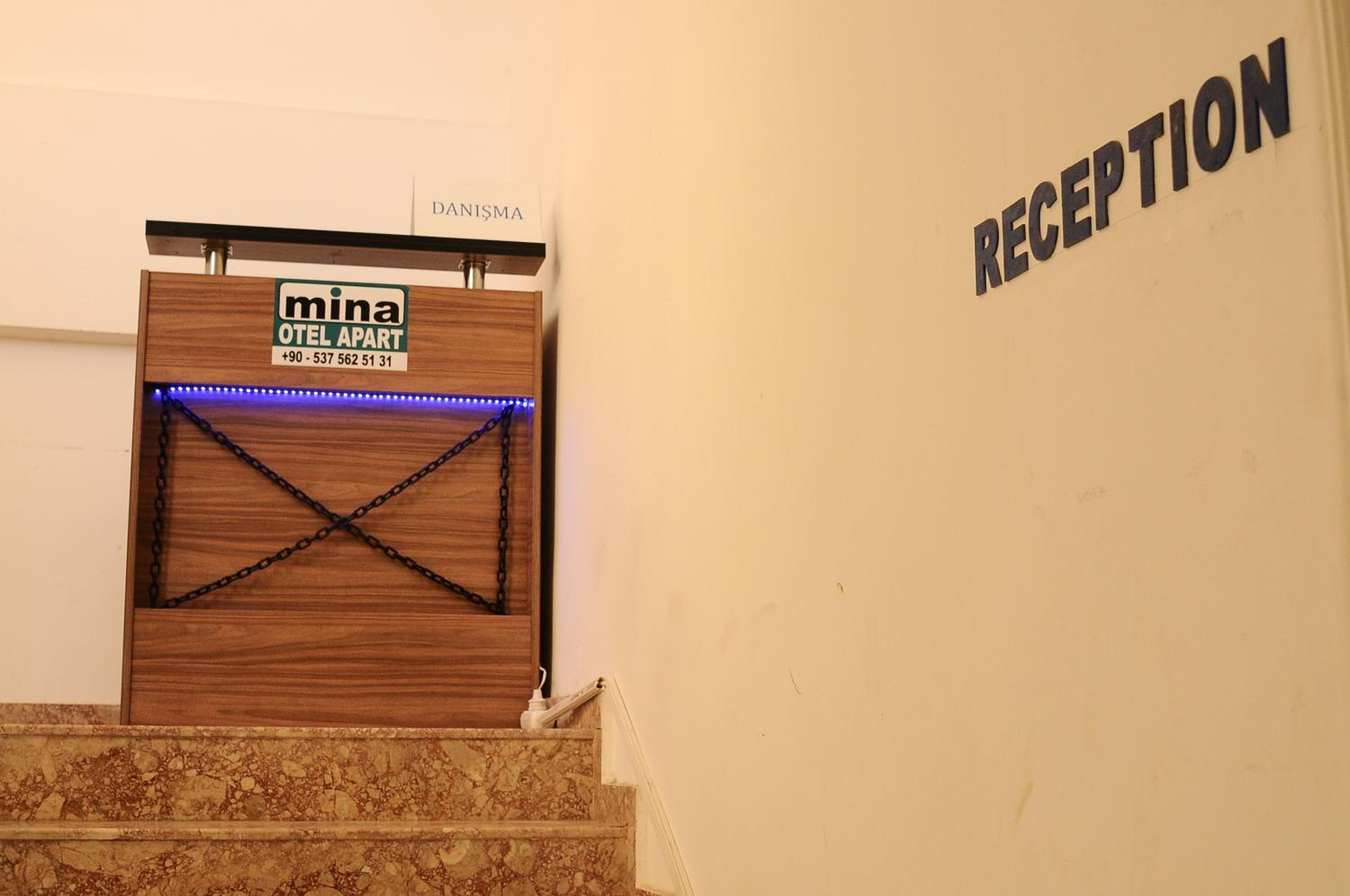 Lobby & Reception