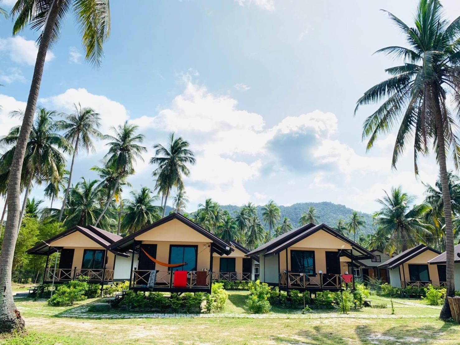 Phangan Chalet Bungalow & House view 4