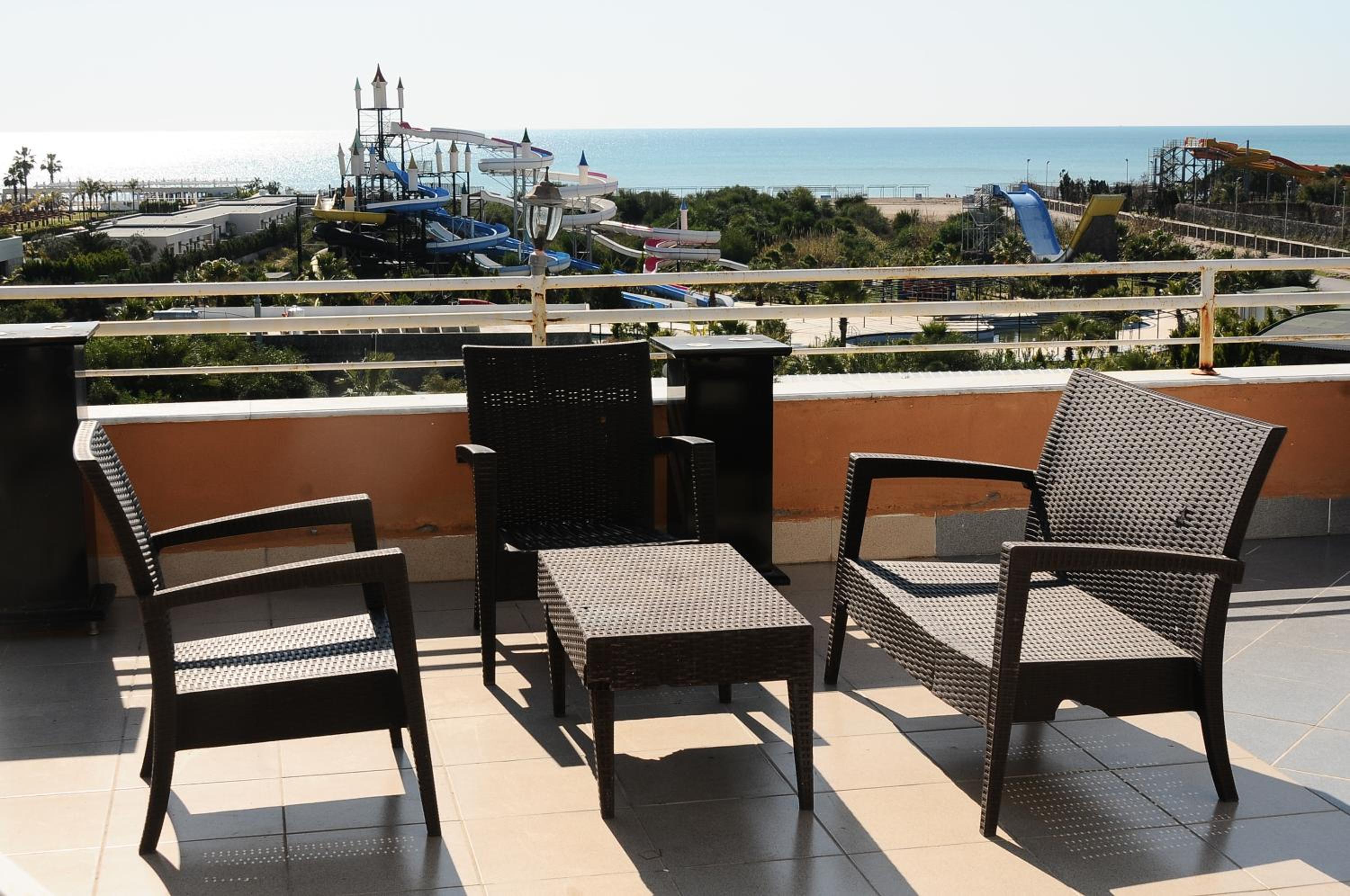 Balcony & Terrace