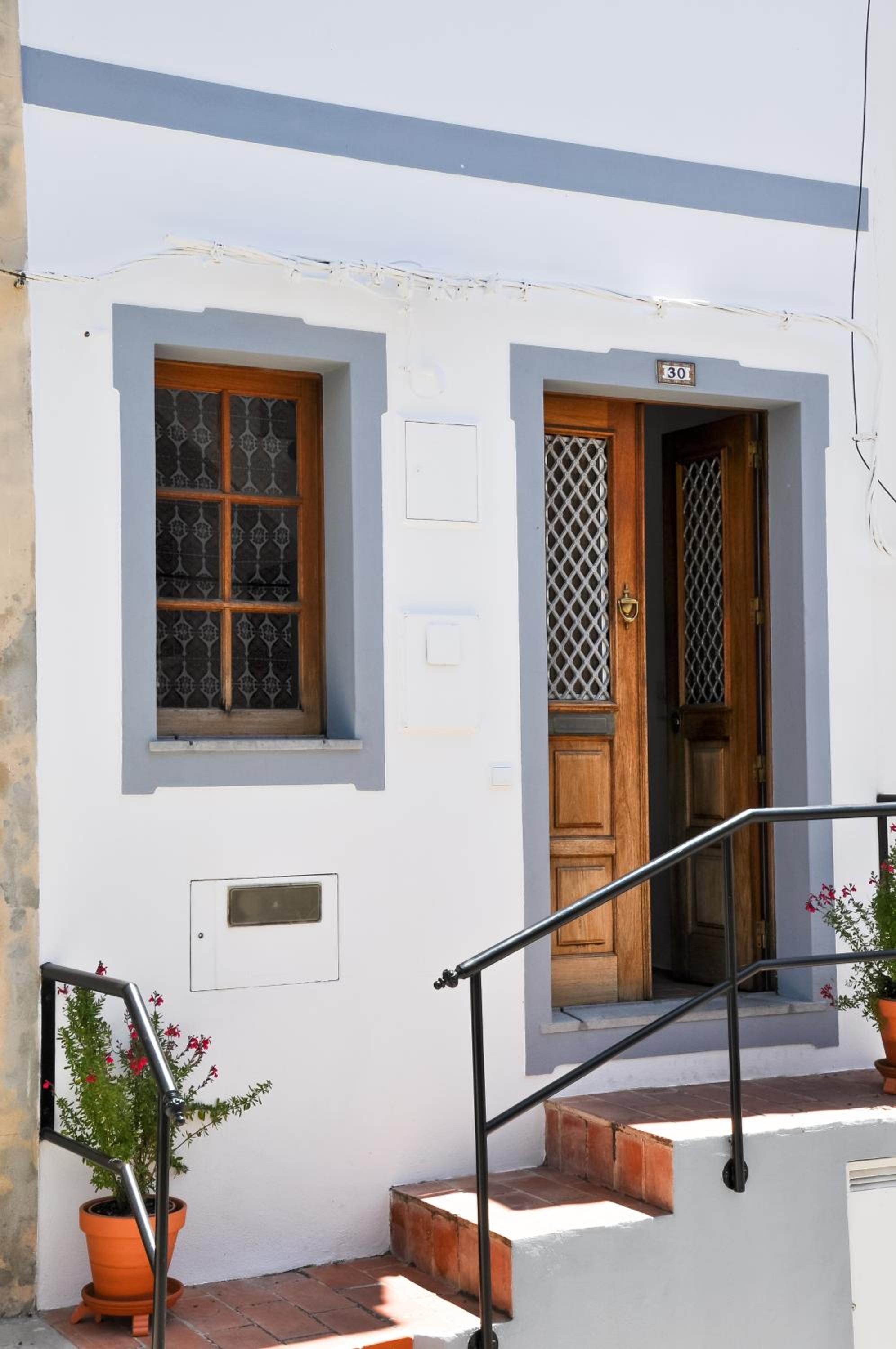 LovelyStay - Casa Salto - Charming Townhouse with Large Terrace view 5