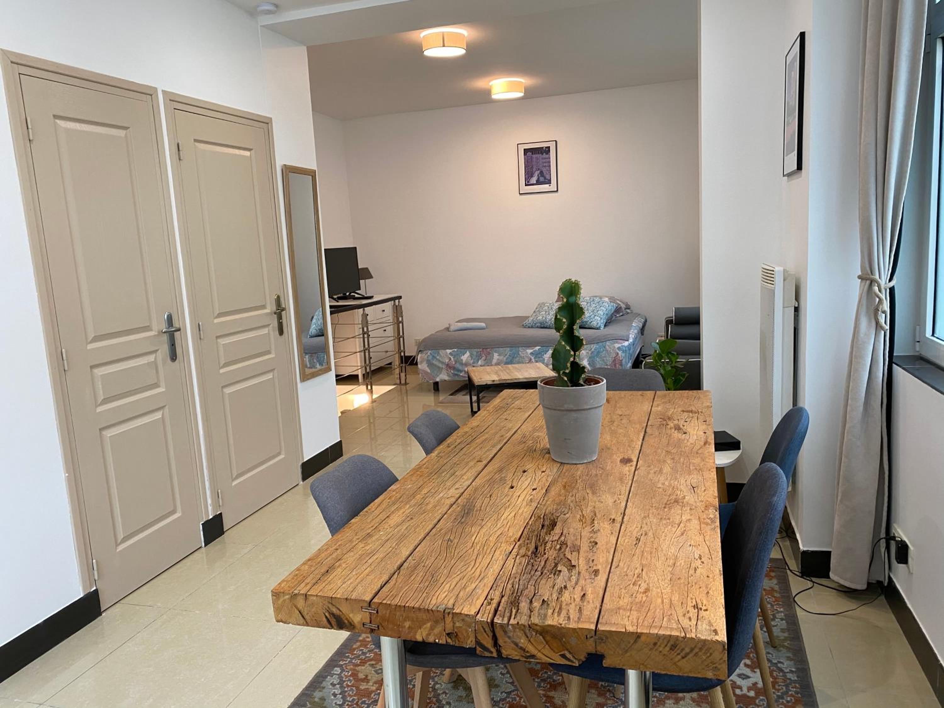 Large and unique souplex 60sqm, well located
