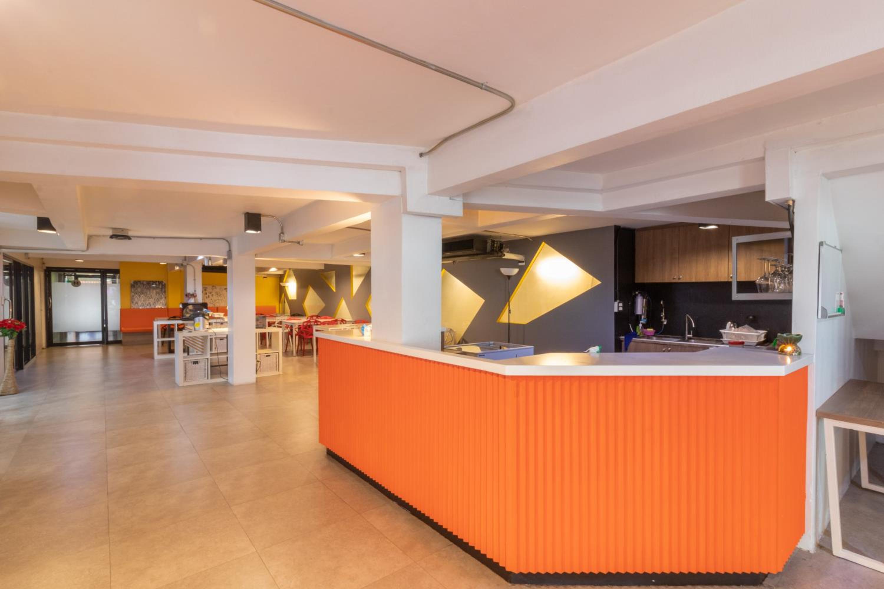 Lobby & Reception