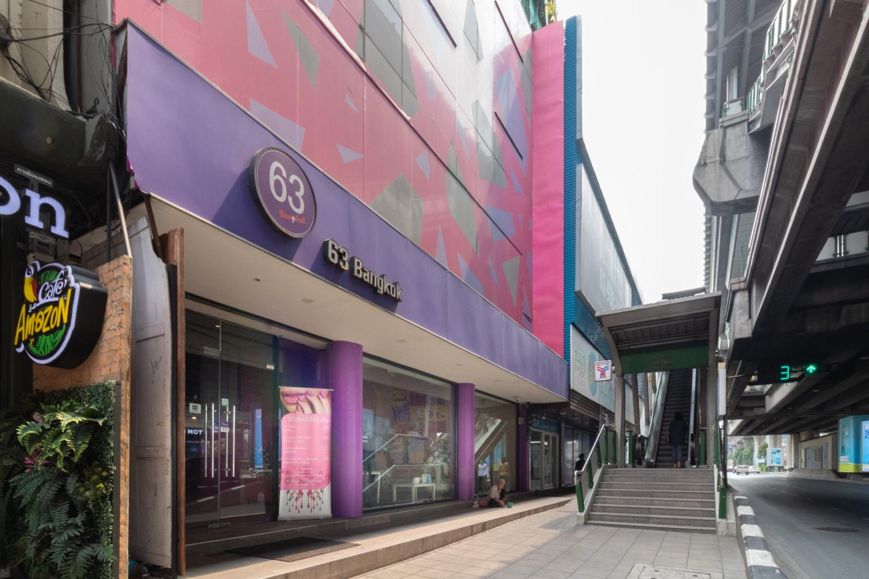 63 Bangkok Hotel - Image 1