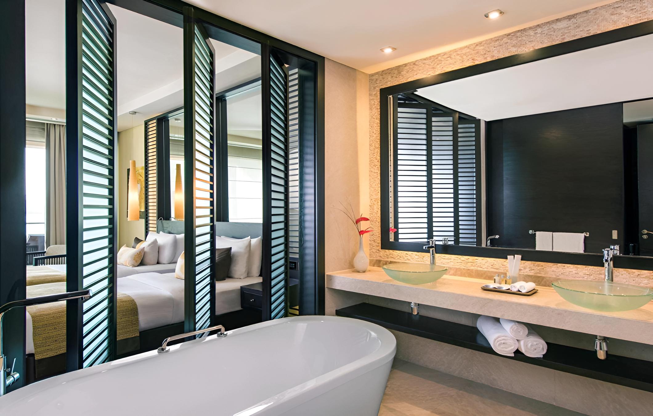 Rixos The Palm Hotel & Suites – Ultra All Inclusive, Dubai Rixos The Palm Hotel & Suites – Ultra All Inclusive, Dubai