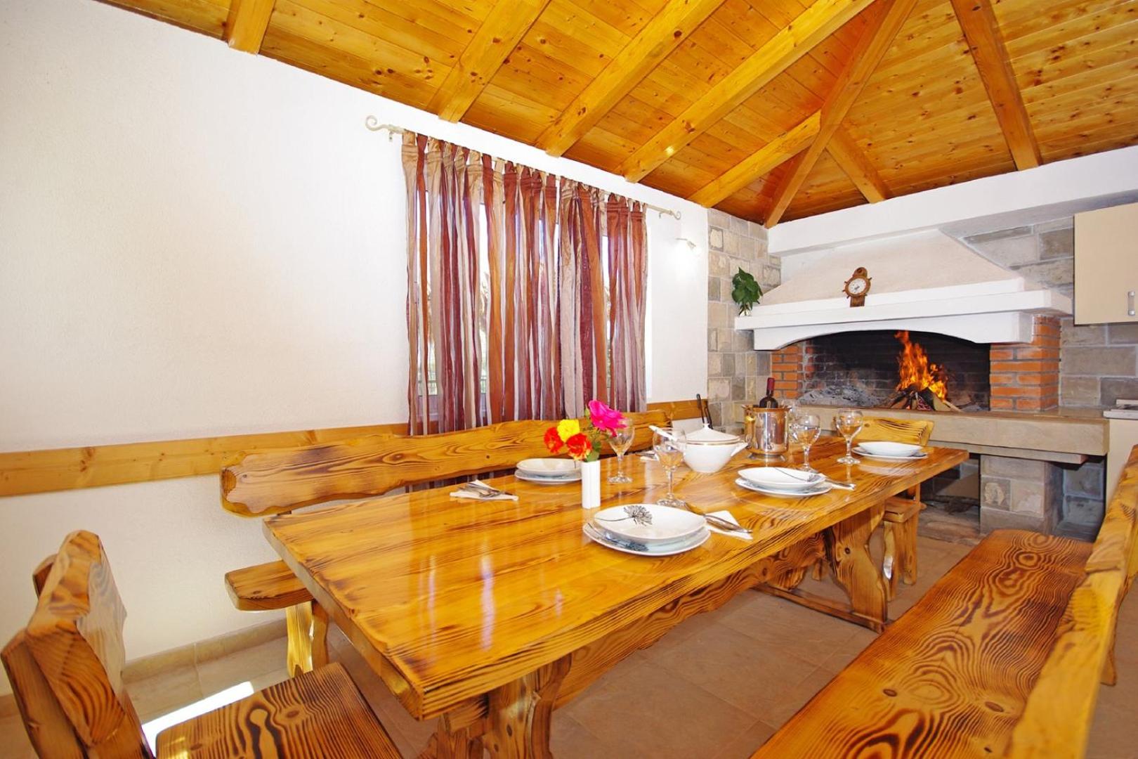 Vila Nova with private heating pool and jacuzzi view 4