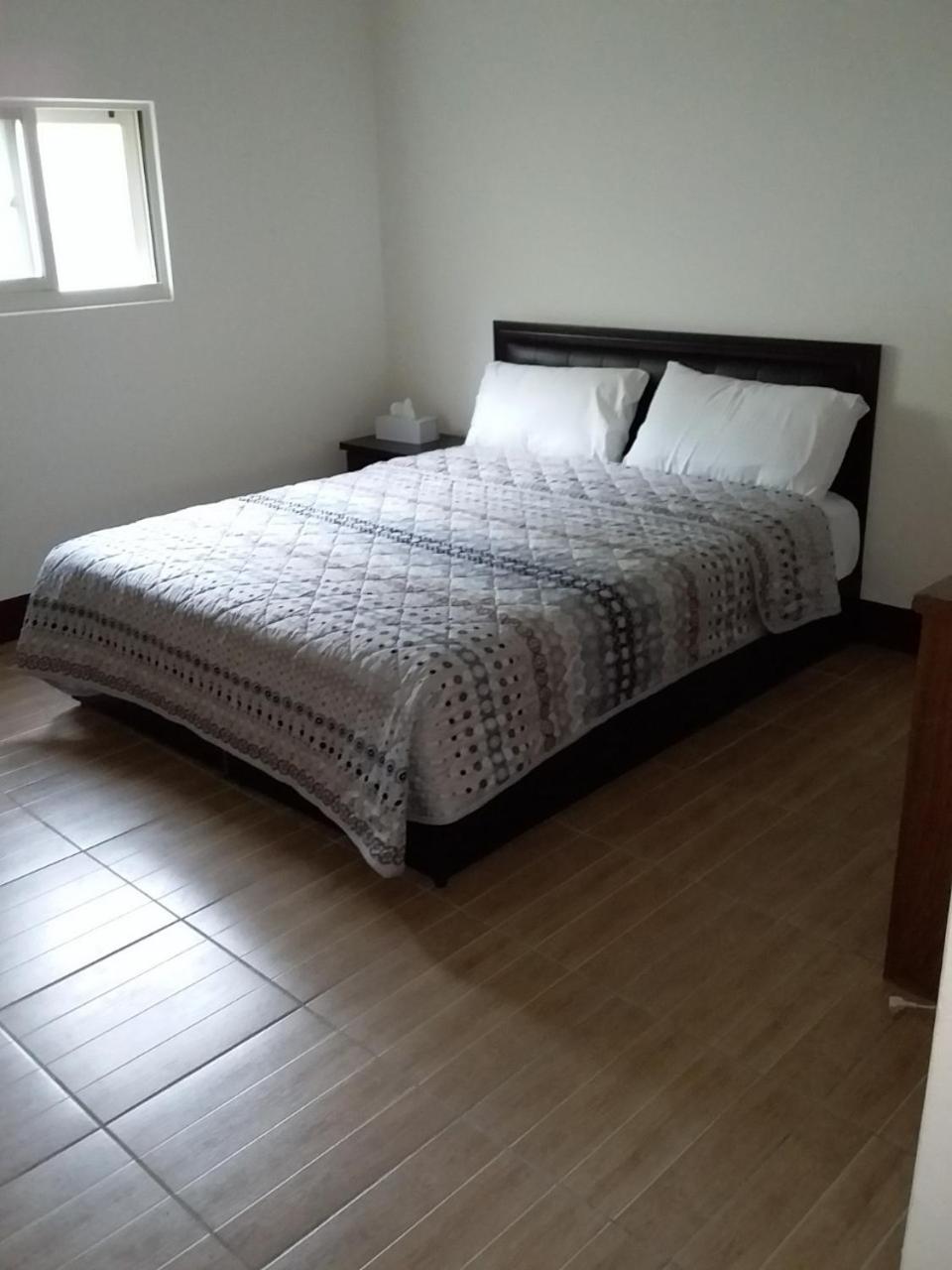 Photo 33