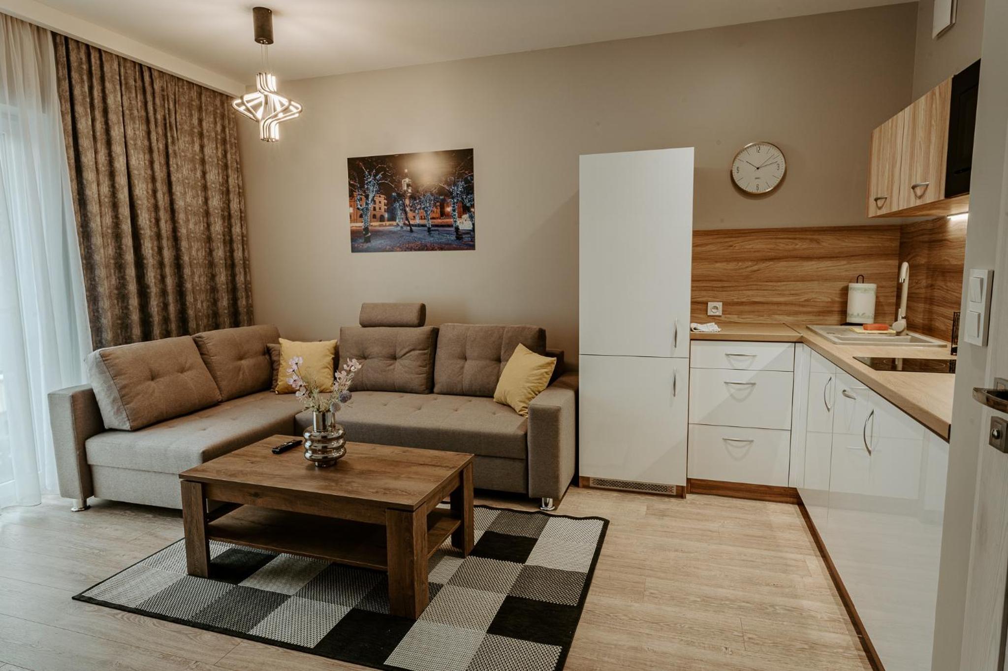 Apartamenty i Pokoje InforesPark