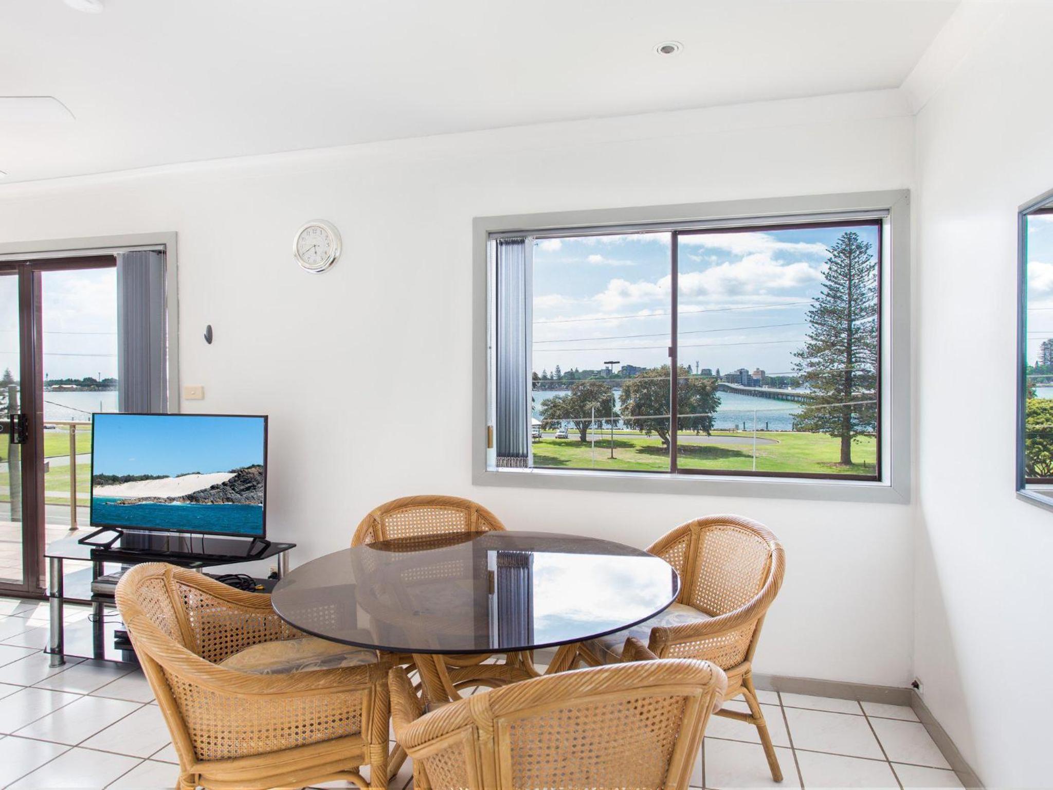 Oxley 8 at Tuncurry view 2
