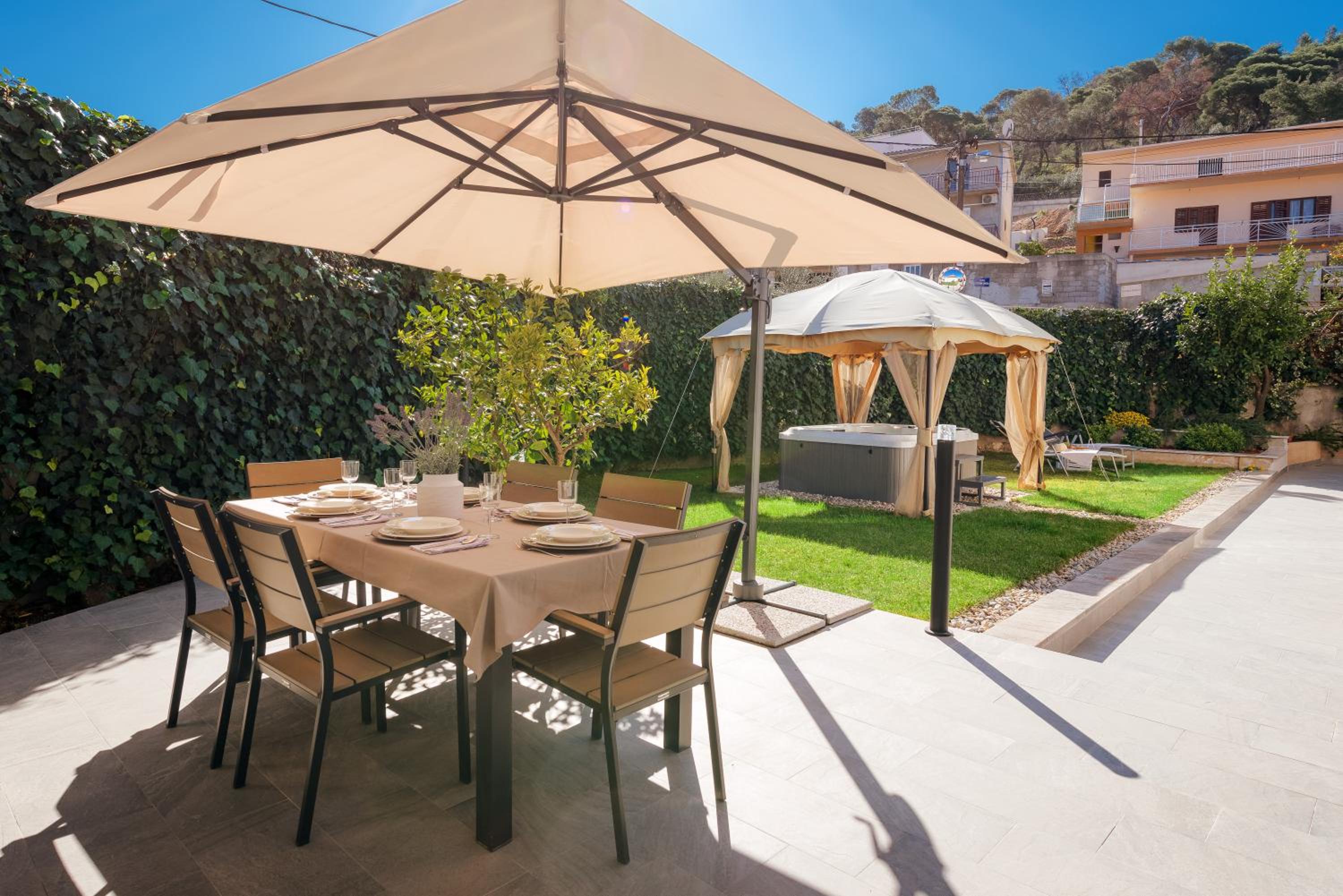 Villa Roko- the spacious luxury view 3
