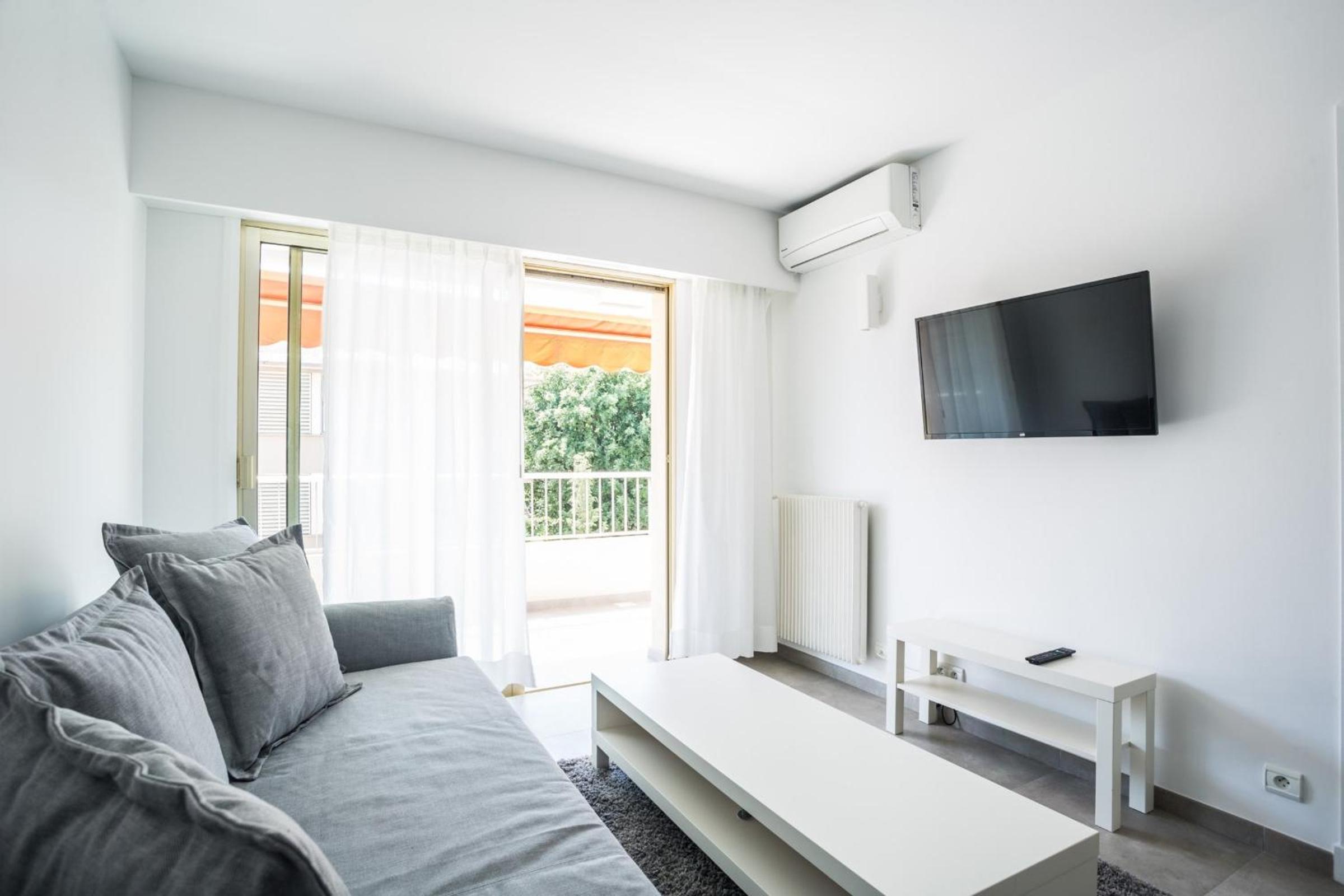 Bright One BDRM Apartment AC-Congress, Beaches by Olidesi