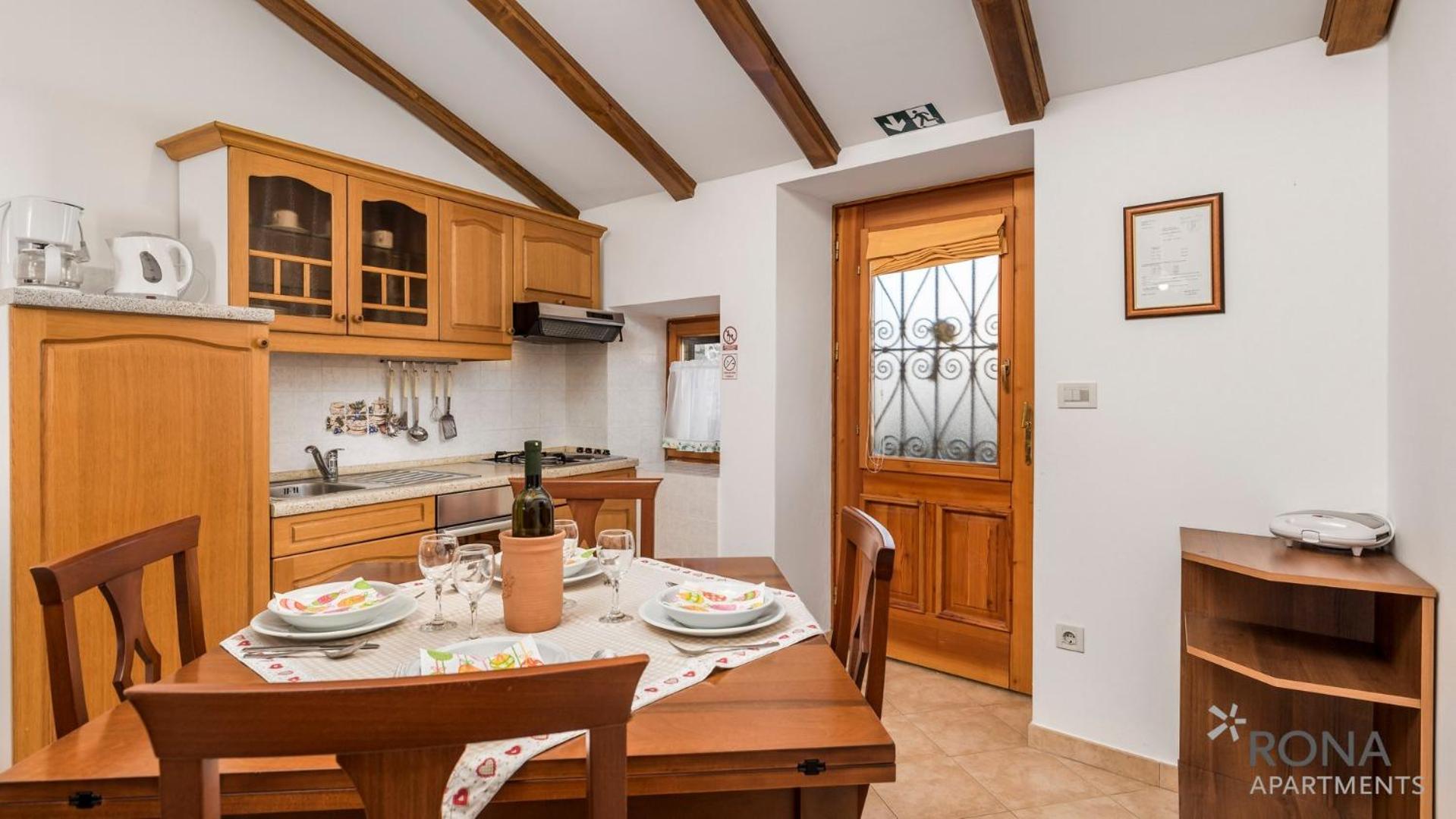 Rona stone house apartments Janja