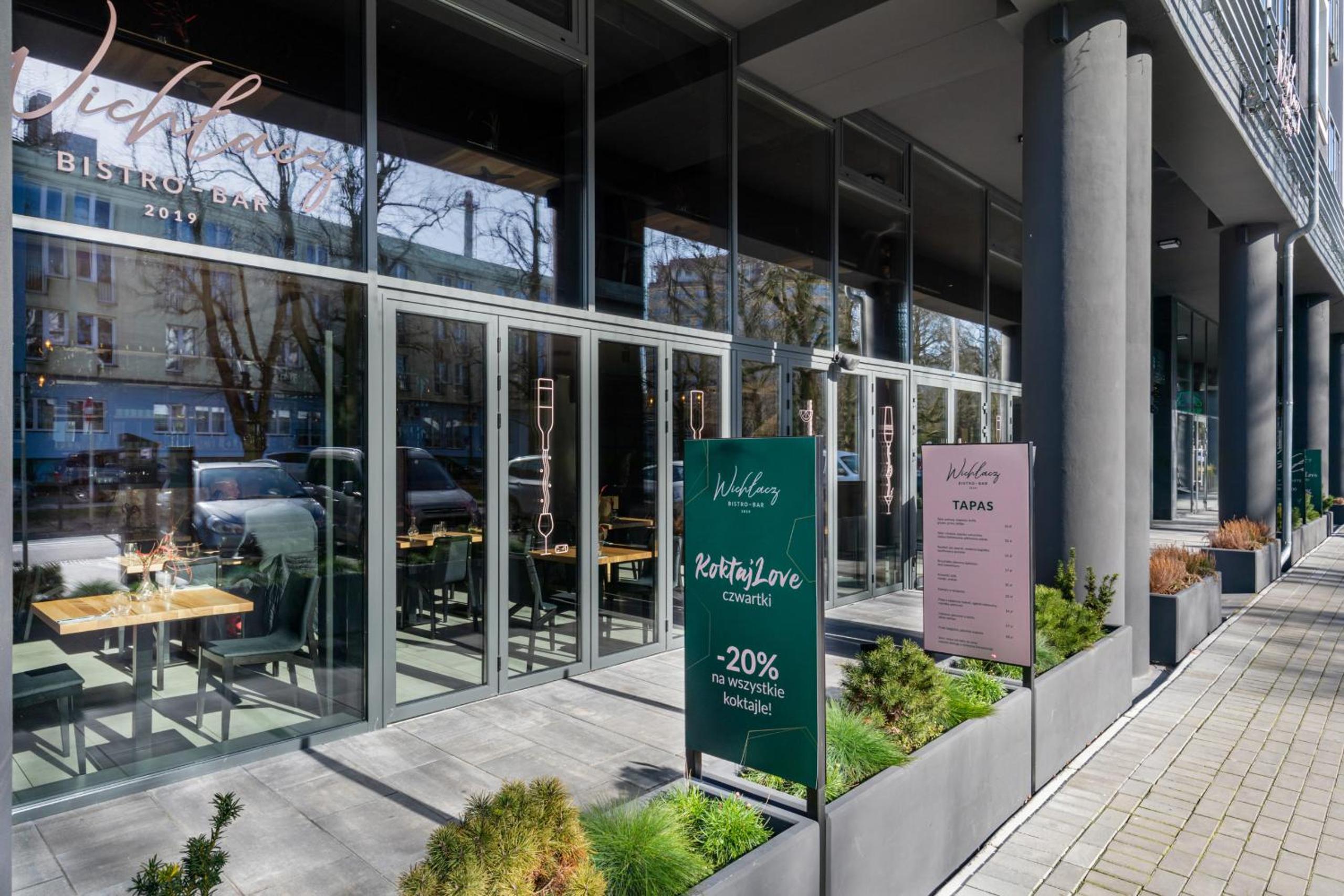 Seaside Terraces Deluxe Apartments by Renters Prestige